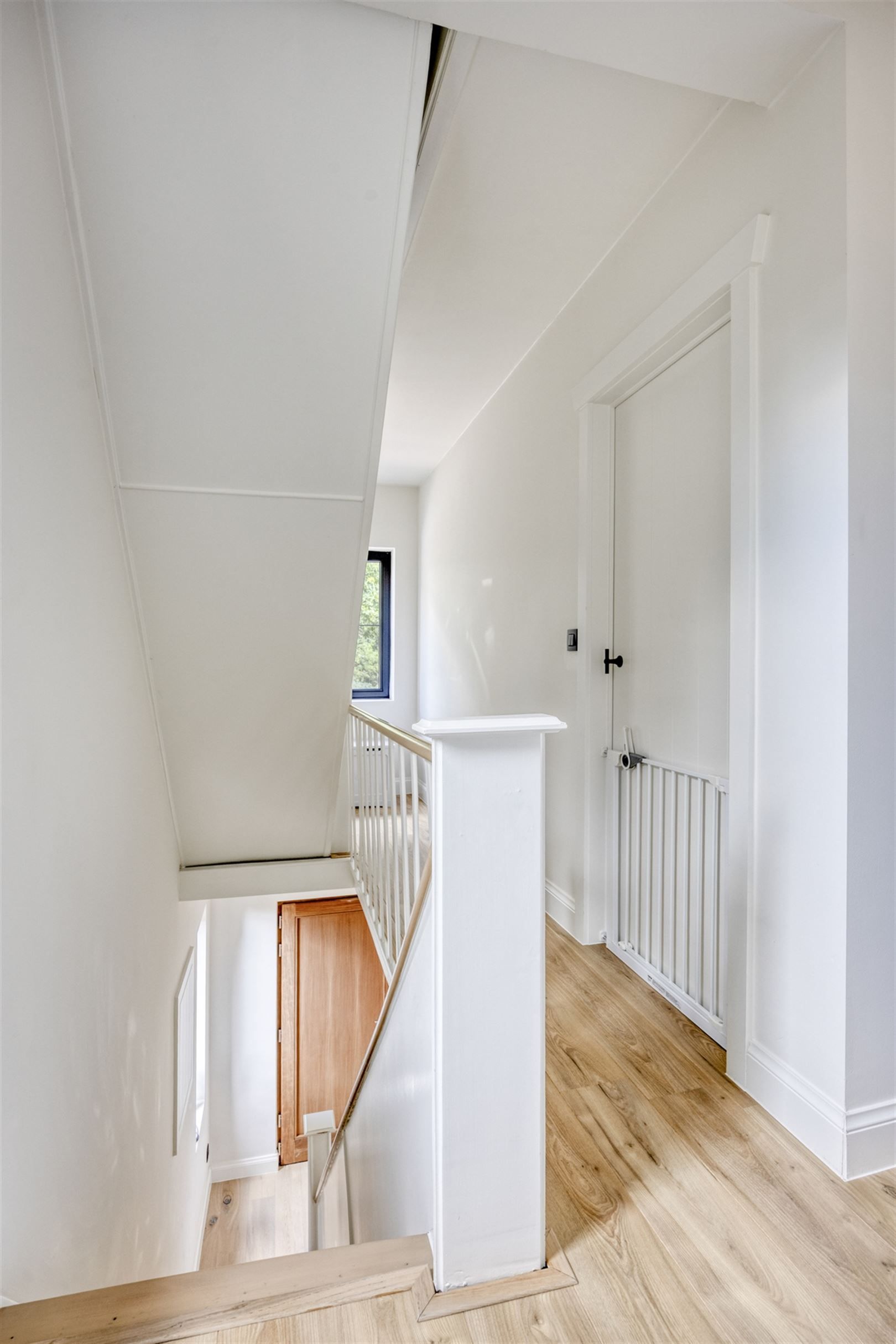 TE KOOP: Prachtig gerenoveerde woning met tuin in Koersel! foto 12
