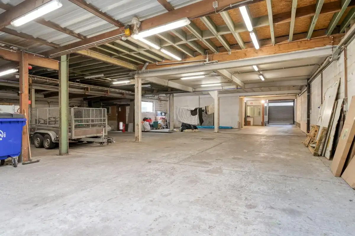 Ruime herenwoning met magazijn te koop in Deerlijk foto 19