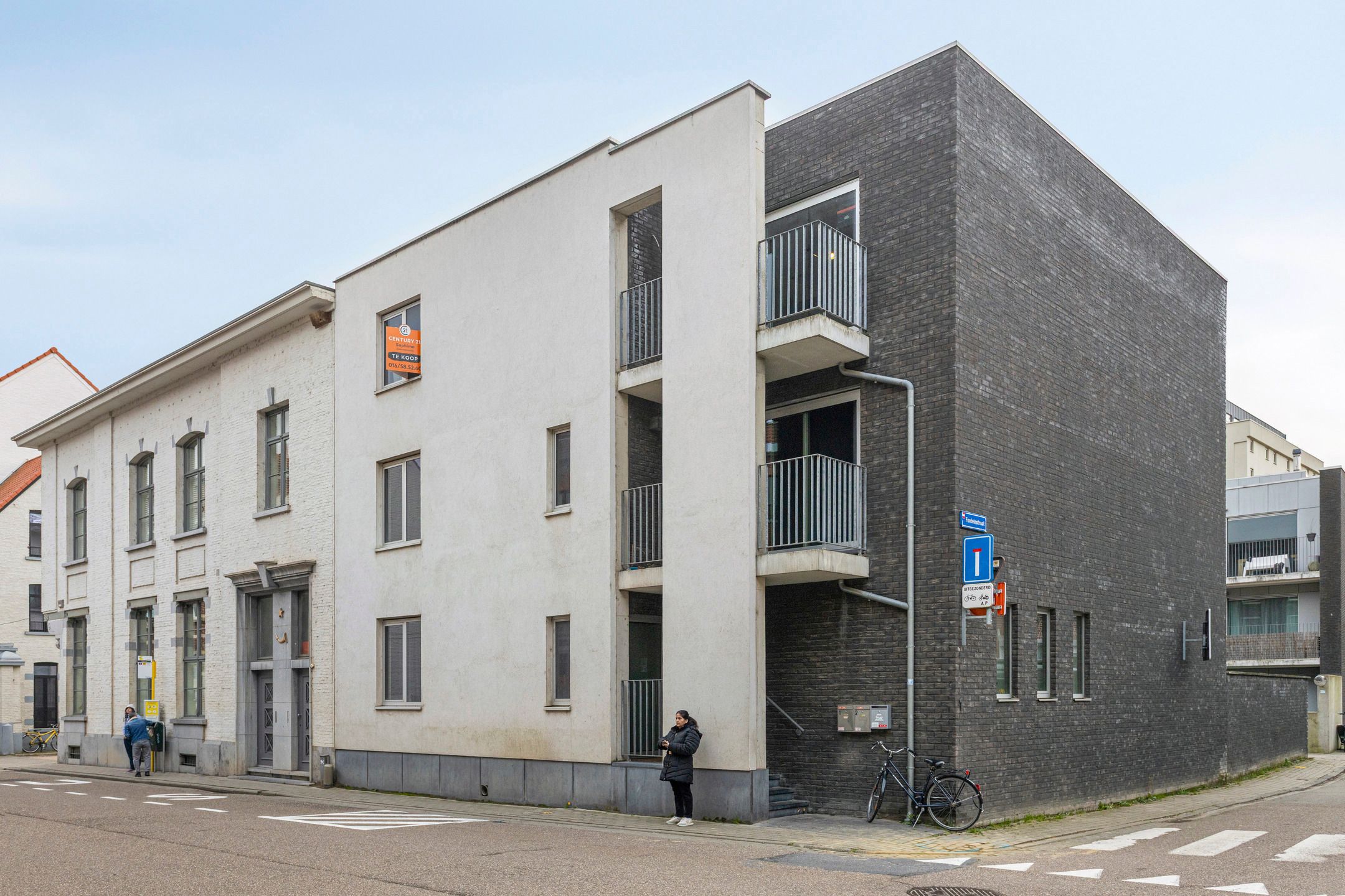 Ruime, energiezuinige penthouse met 3 slaapkamers en terras foto {{pictureIndex}}