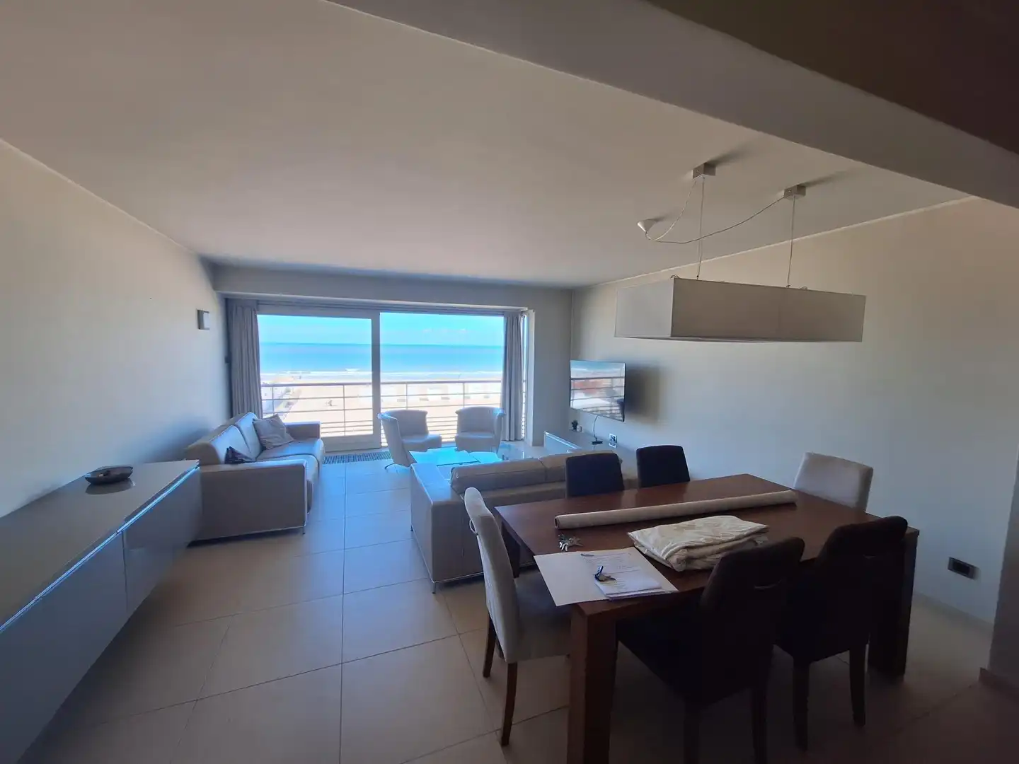 Licht gemeubelde appartement met één slaapkamer foto 3