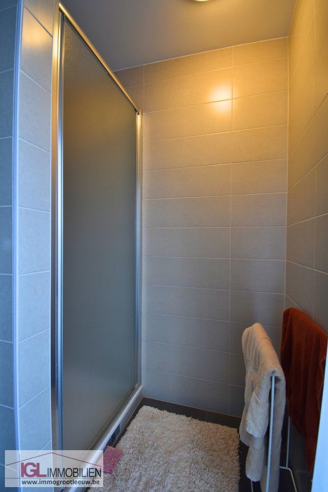 Triplex nieuwbouwappartement met 4 slaapkamers en garage foto 13