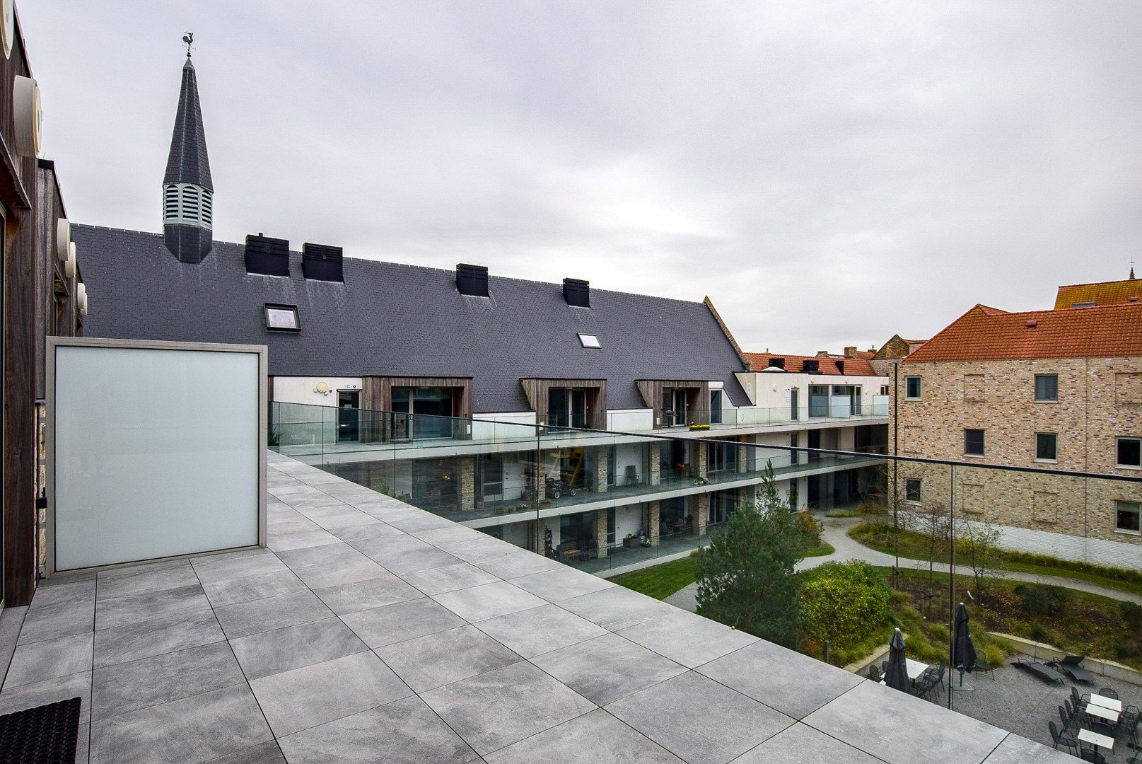 Prachtig 1-slaapkamerappartement (assistentiewoning) in Residentie Clarenhof, uniek wonen in hartje Nieuwpoort.  foto 19