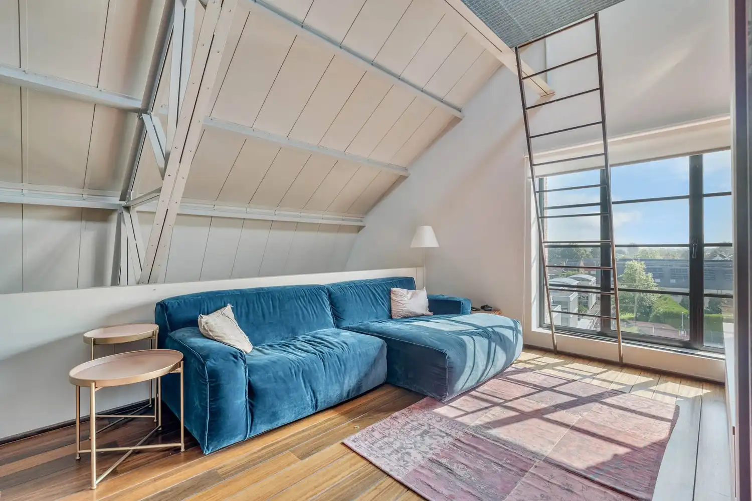 Unieke industriële loft van 240 m² met panoramisch dakterras van 96 m², jacuzzi en sauna foto 18