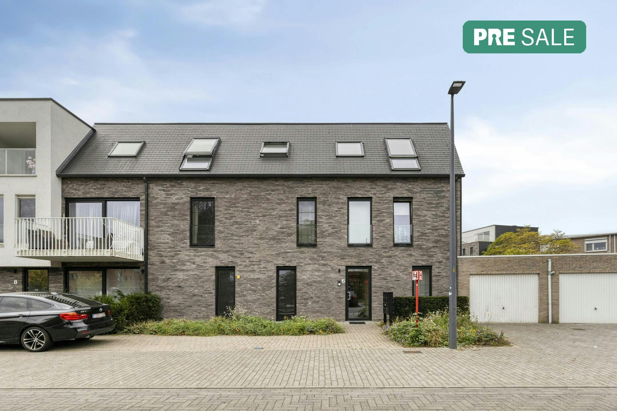 Dakappartement met staanplaats + berging te koop in Wuustwezel! foto {{pictureIndex}}