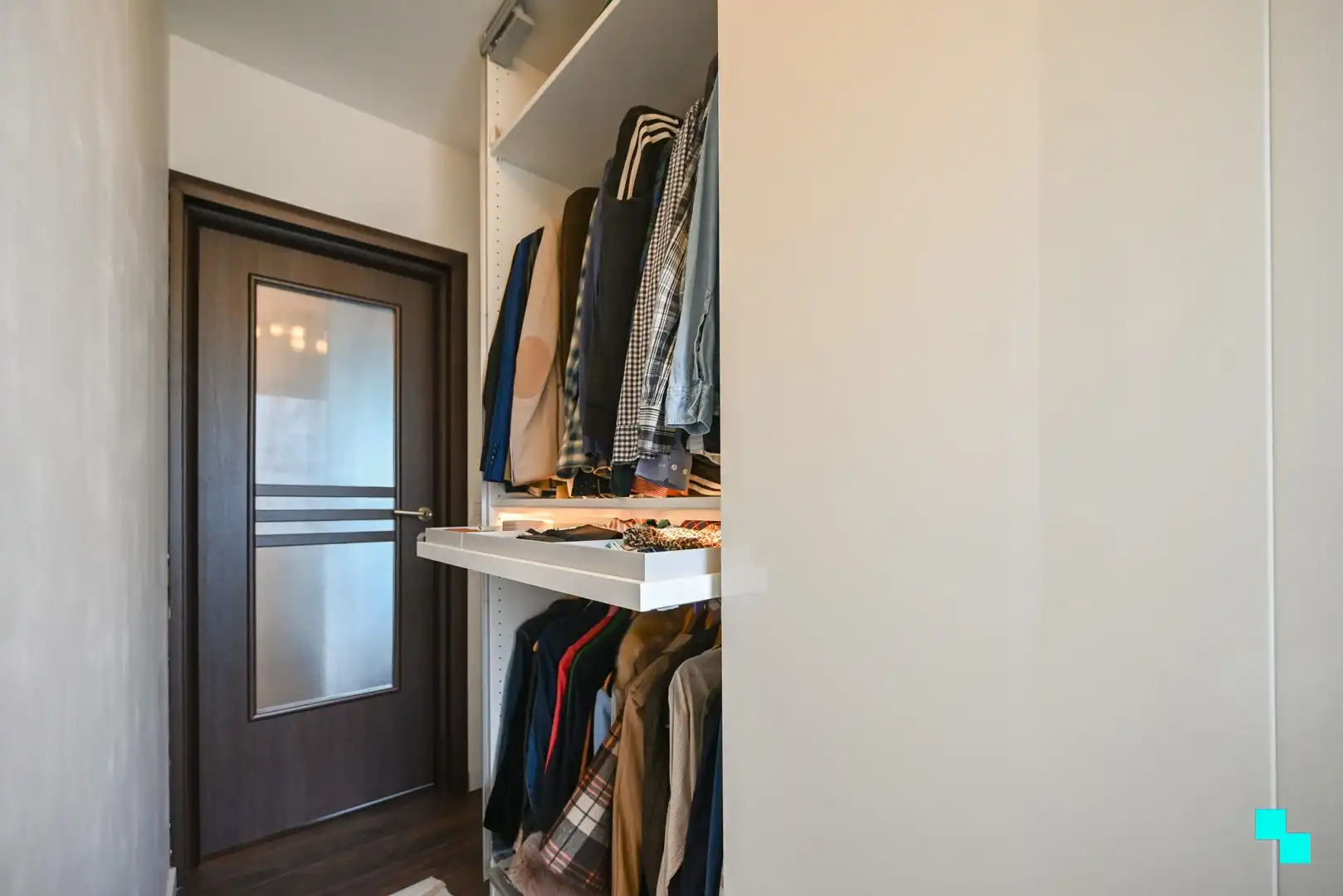 Instapklare, gerenoveerde woning met achteruitgang te Izegem foto 20