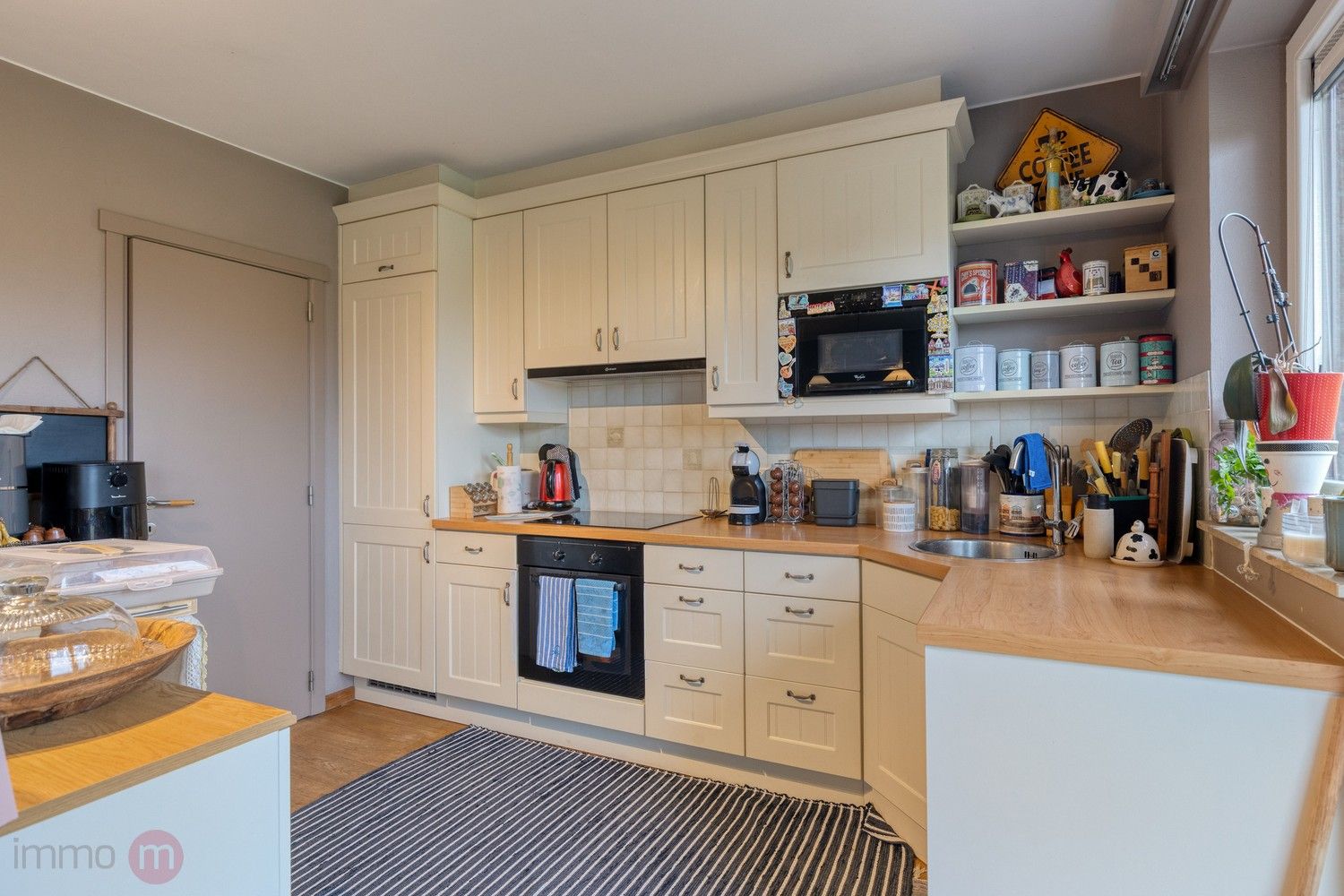 Ruim en lichtrijk appartement met twee terrassen en uitzicht op het Vijverpark aan de rand van Anderlecht 🌿 foto {{pictureIndex}}