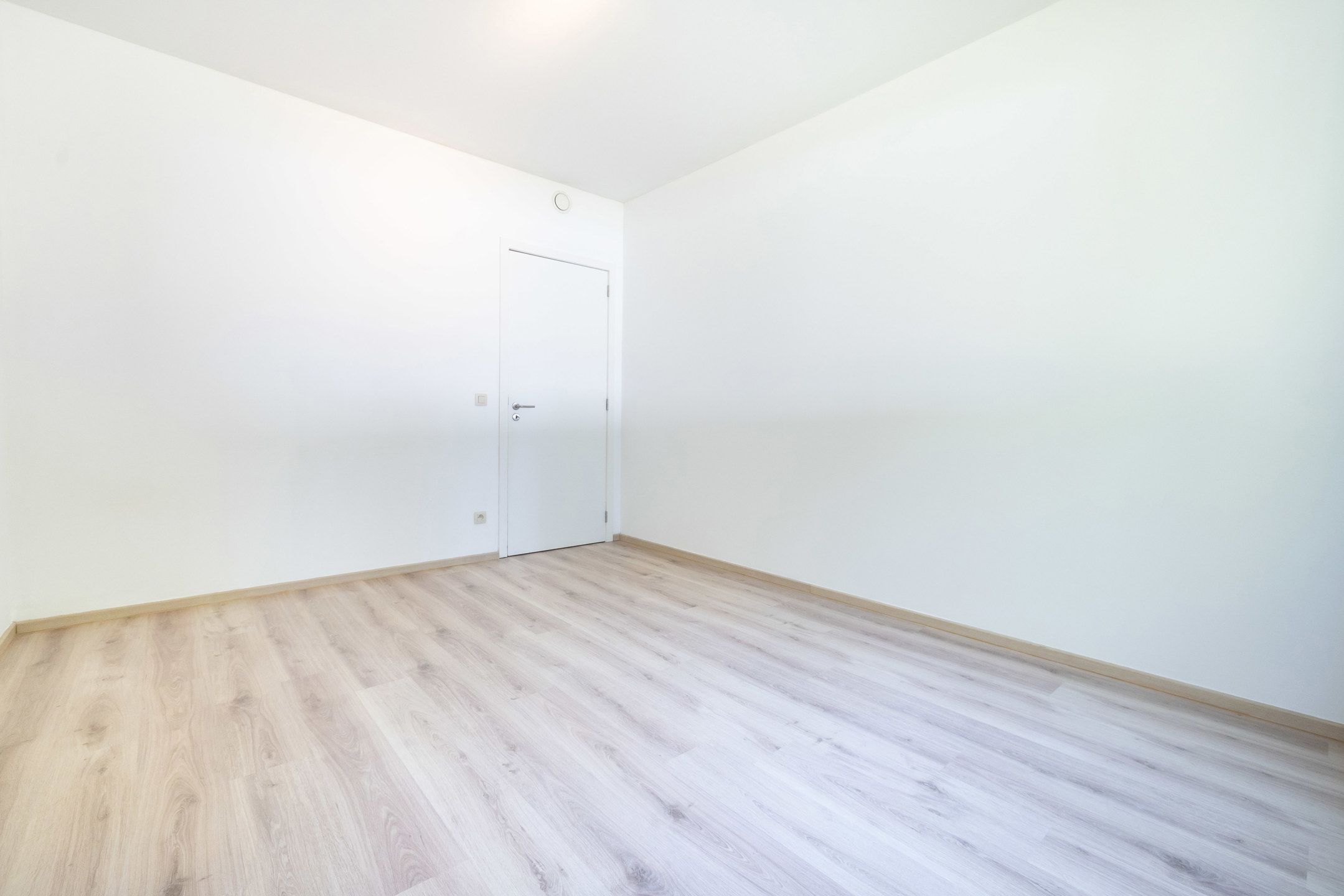 Appartement 3 slaapkamers ± 130 m² + tuin ± 200 m² + parkeerplaats foto 12