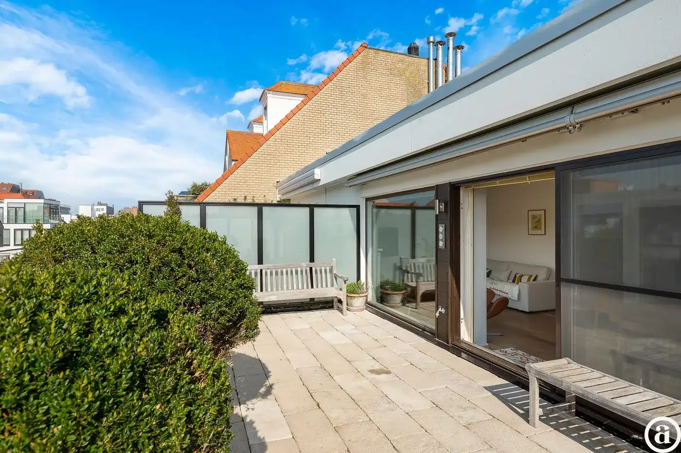 Penthouse appartement met grote zonneterrassen nabij strand. foto 10