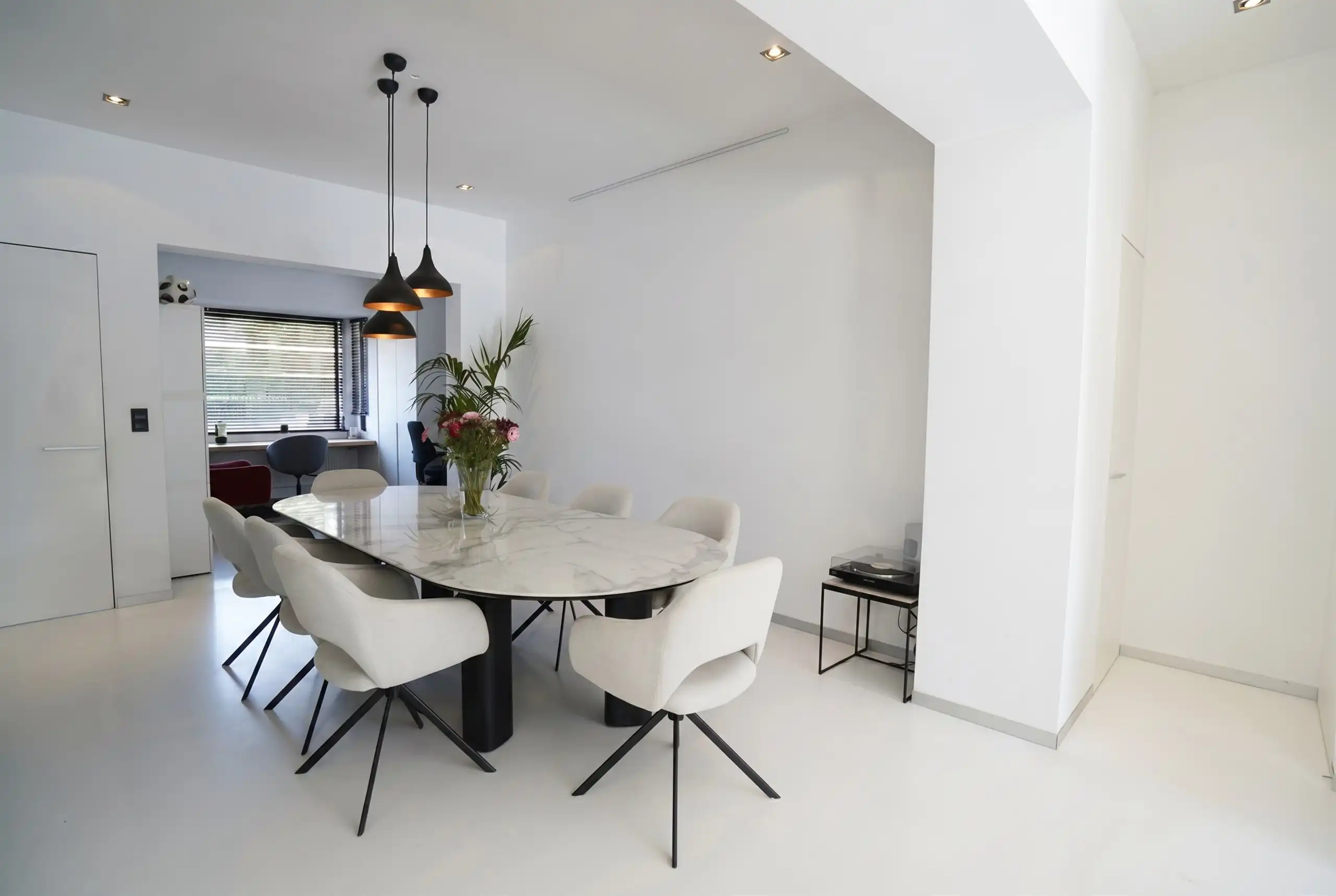 Slim vernieuwd mét 2 staanplaatsen én jullie toekomst! foto 14