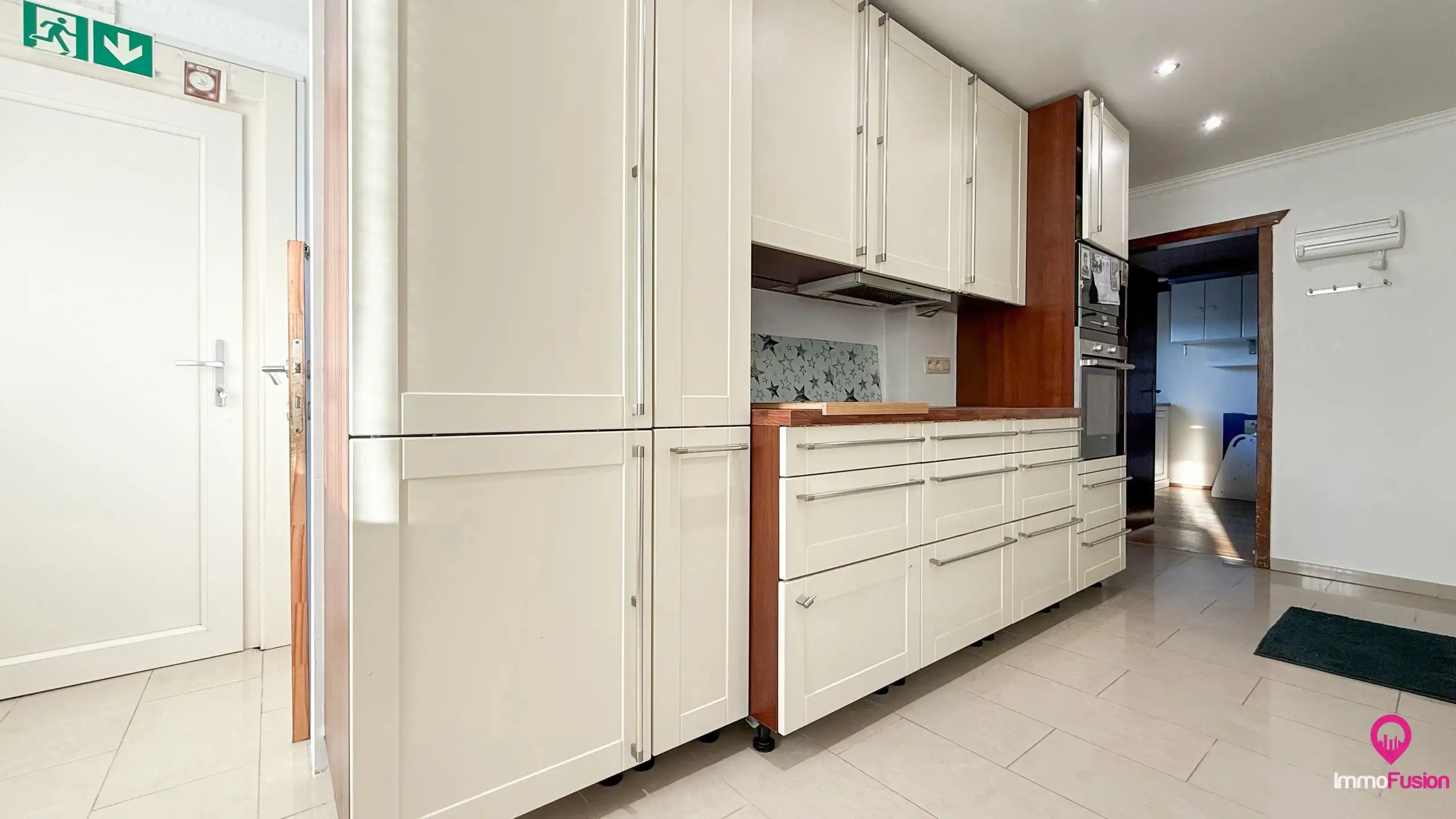 Uniek woon-werkpand met vergunde loods van 110m² en 5 slpks! foto 4