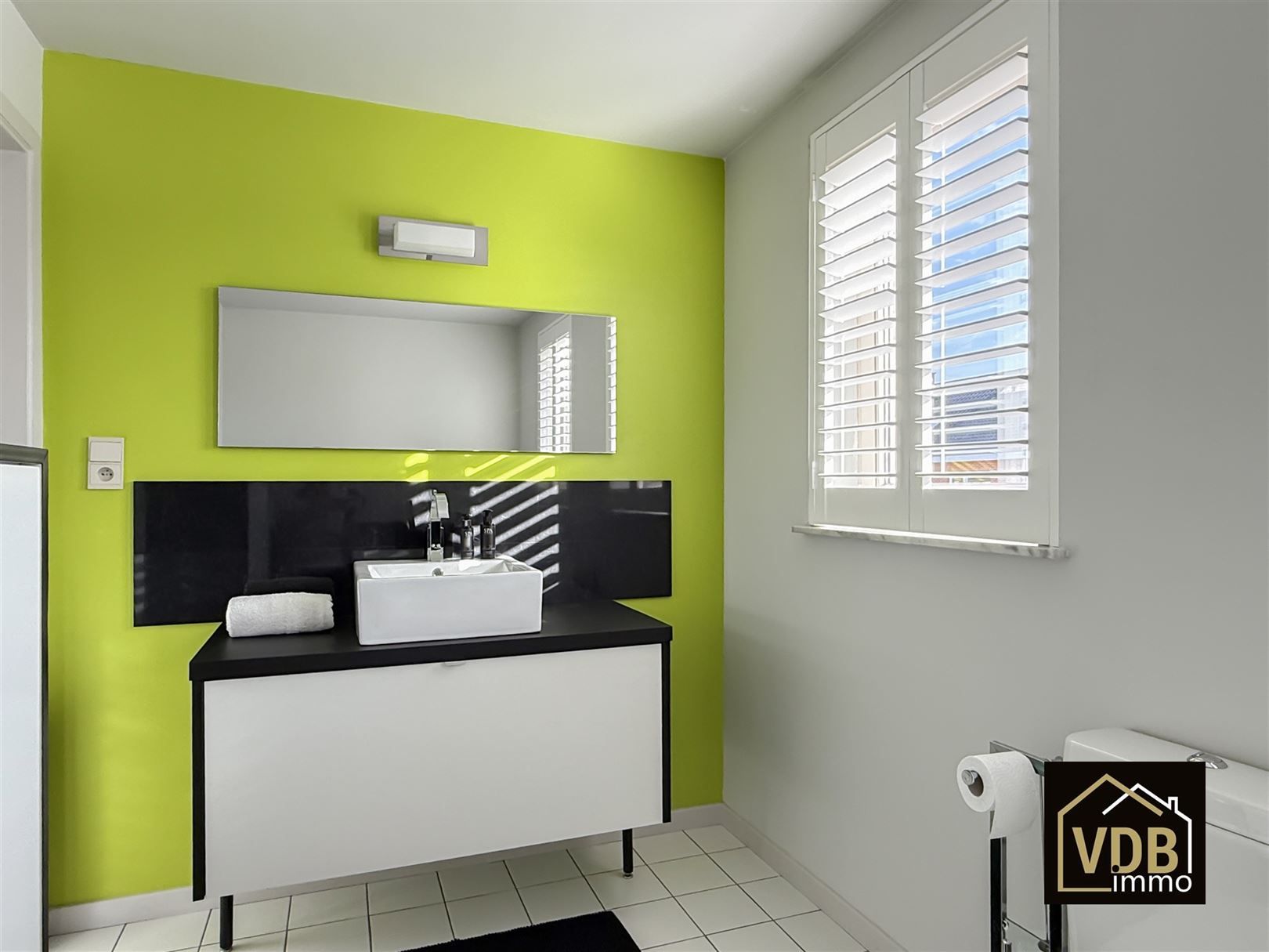 Instapklare halfopen bebouwing met 3 slaapkamers foto 54