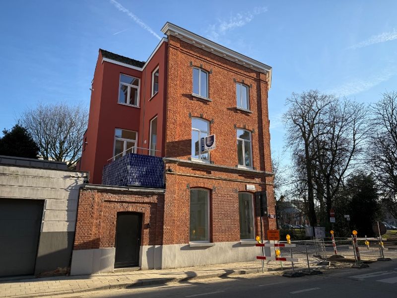Unieke gerenoveerde triplex appartement met zicht op Coupure foto 23