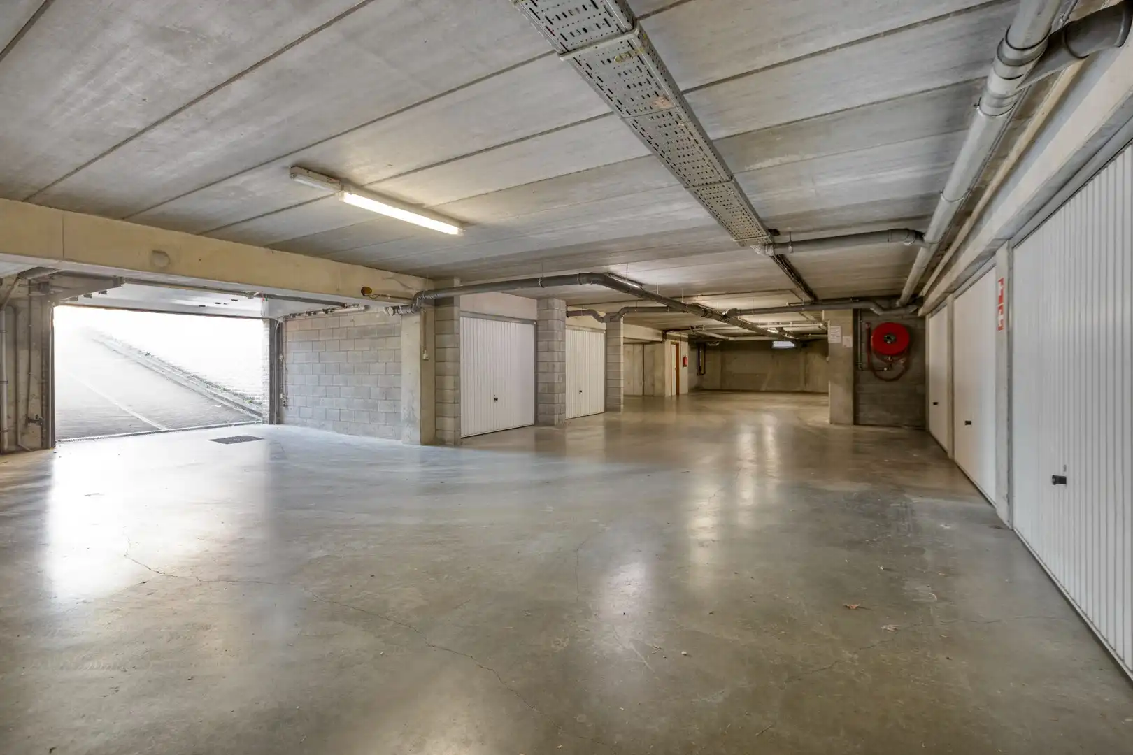 Karaktervol en instapklaar appartement met 2 slaapkamers, terras én garage in het centrum van Zutendaal. foto 34