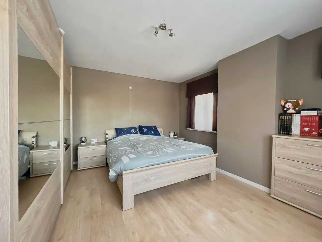 Instapklare gezinswoning (4 slpks) +zonnige tuin 777m²! foto 12