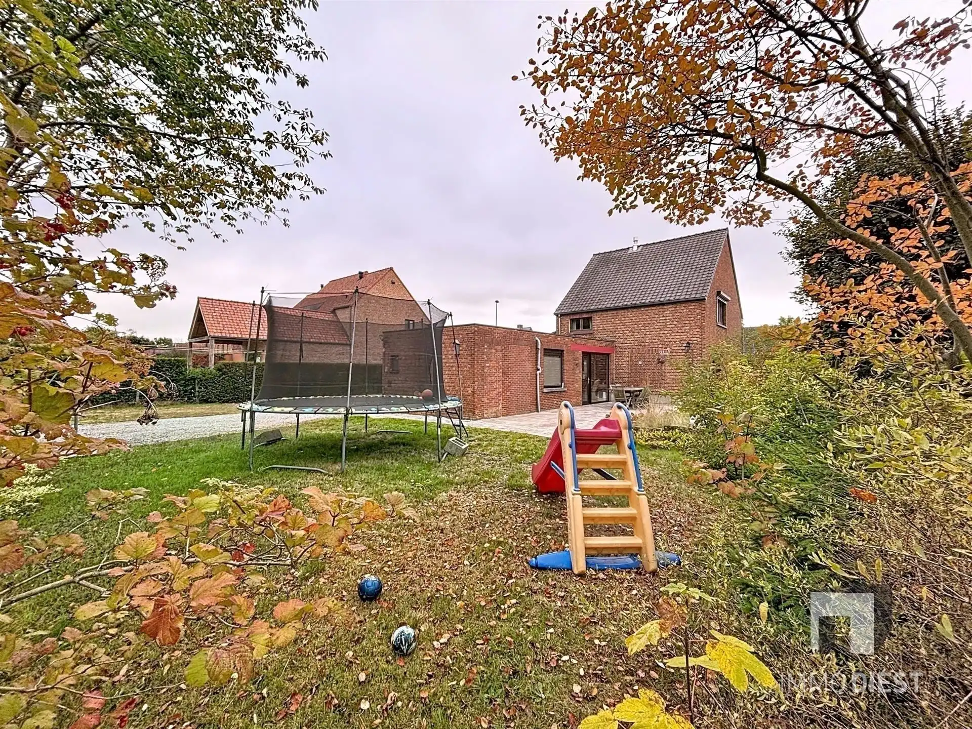 Charmante woning op 15,85are op uitstekende locatie foto 9