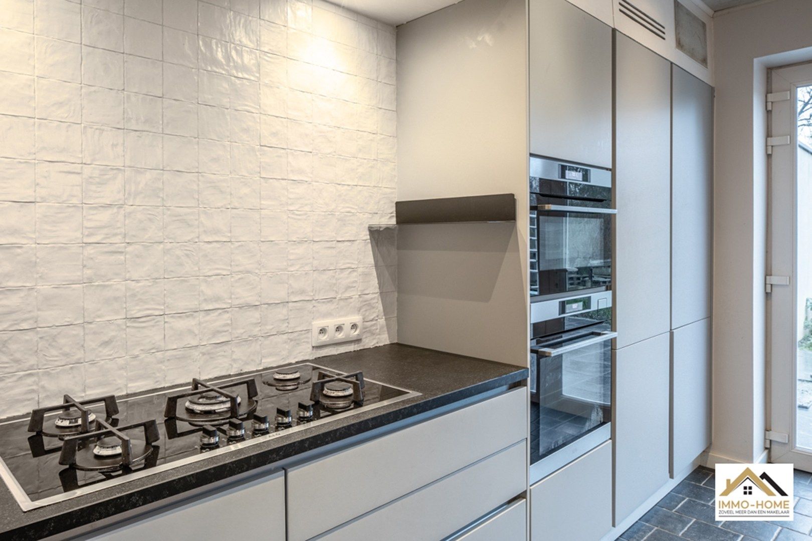 Instapklare ruime woning met tuin foto 2