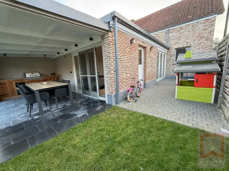 Instapklare gerenoveerde woning met 4 slaapkamers, zonnepanelen en thuisbatterij foto 18