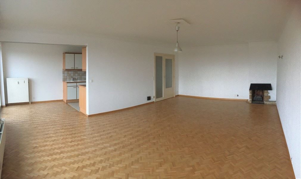 Opgefrist en lichtrijk appartement op een centrale ligging foto 1