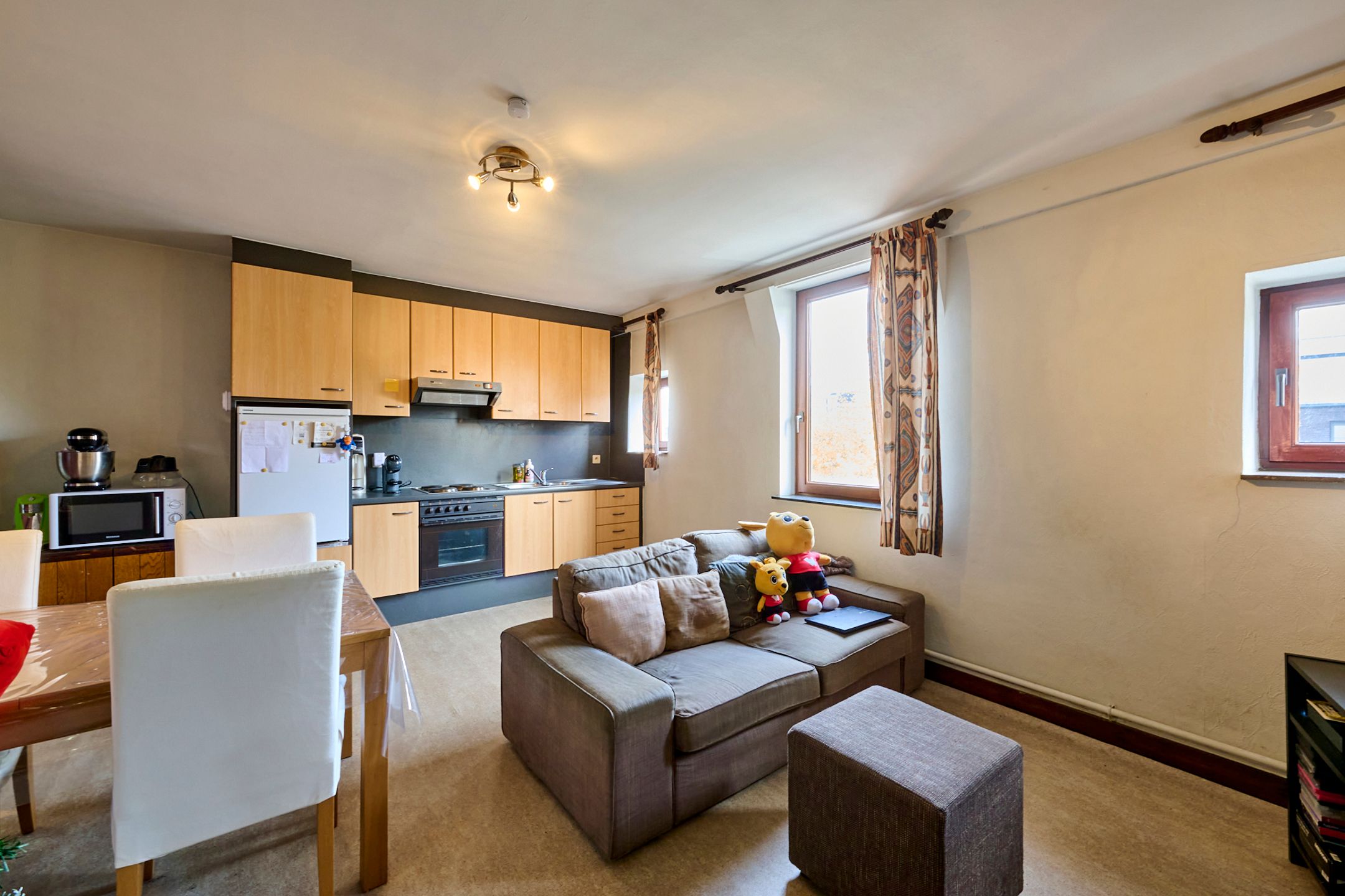 Ruim handelspand met bovenliggend appartement foto 19