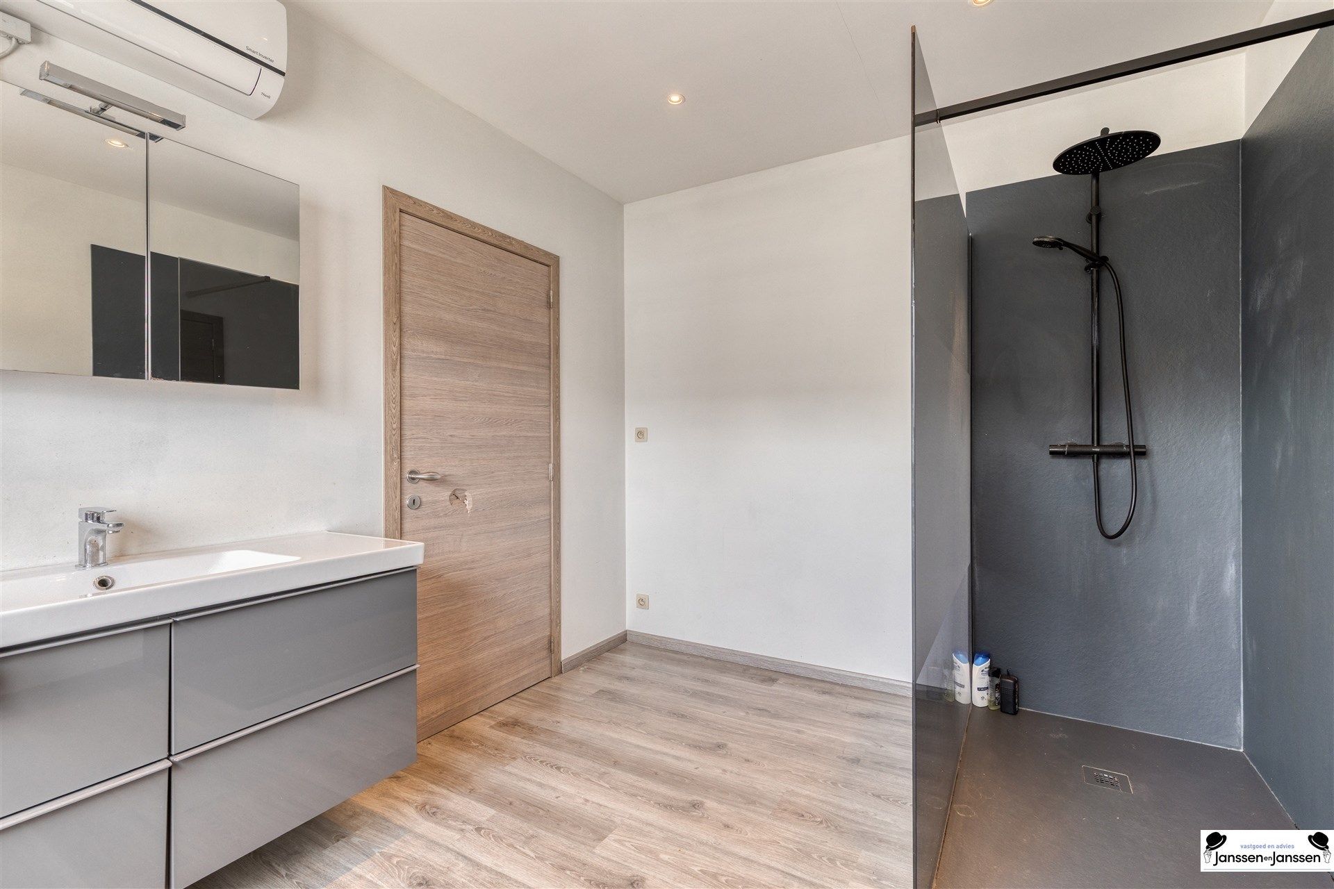 Huis met mogelijkheid tot kangoeroewoning!!! foto 14