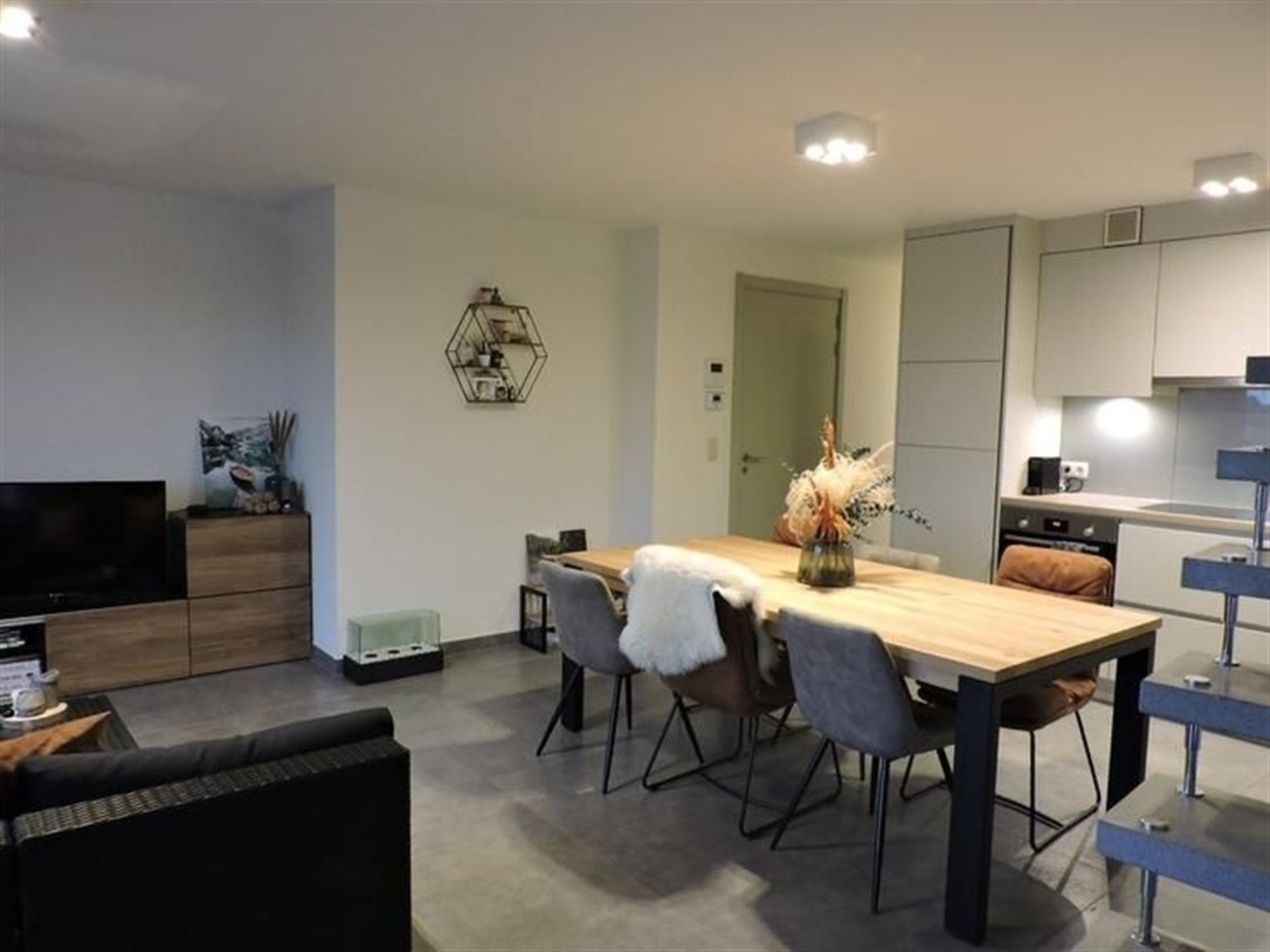 RUIM EN MODERN DUPLEX-APPARTEMENT IN OOSTERZELE  foto 6