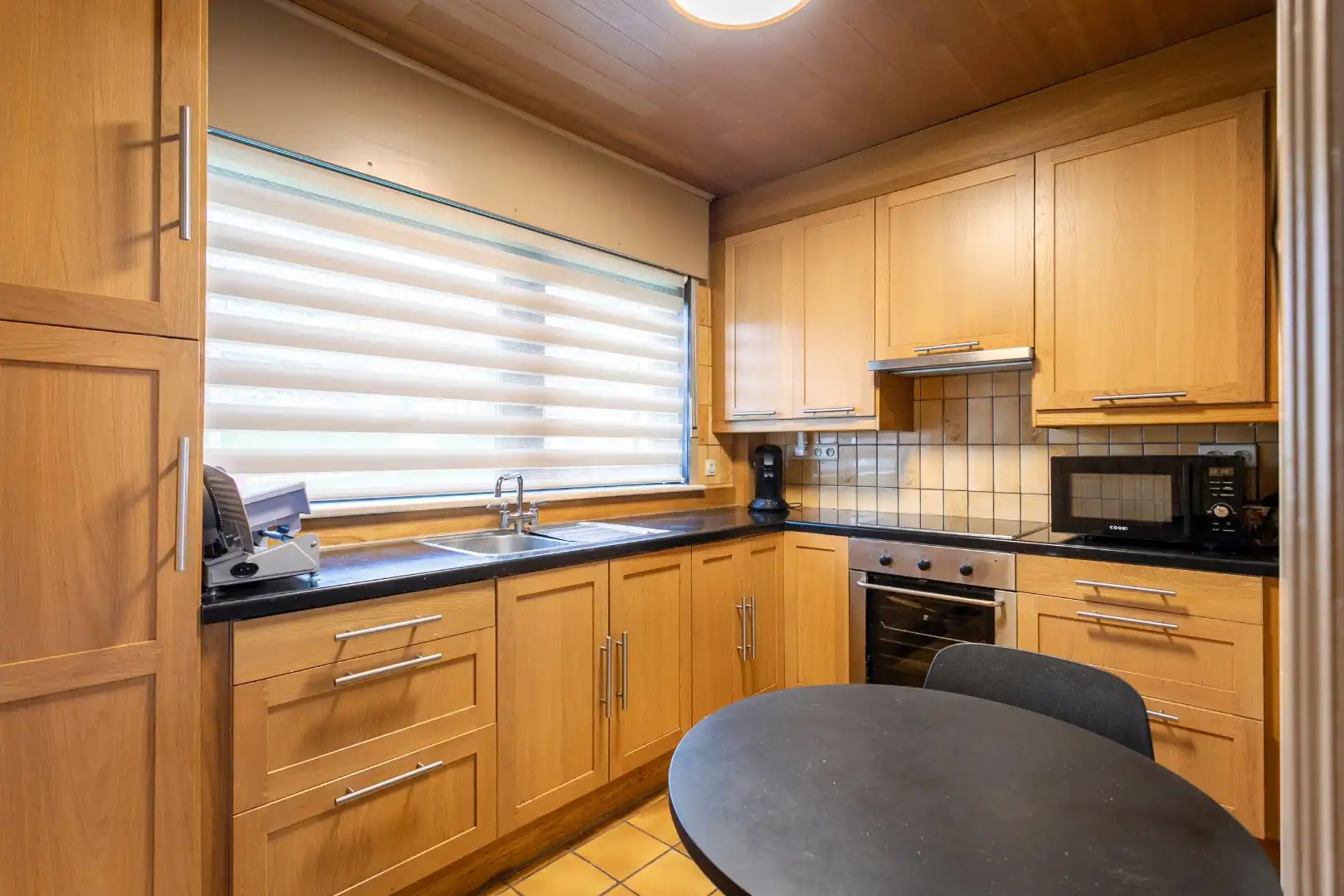 Solide 3-gevel woning met 3 slaapkamers, tuin en garage nabij centrum Halle foto 13