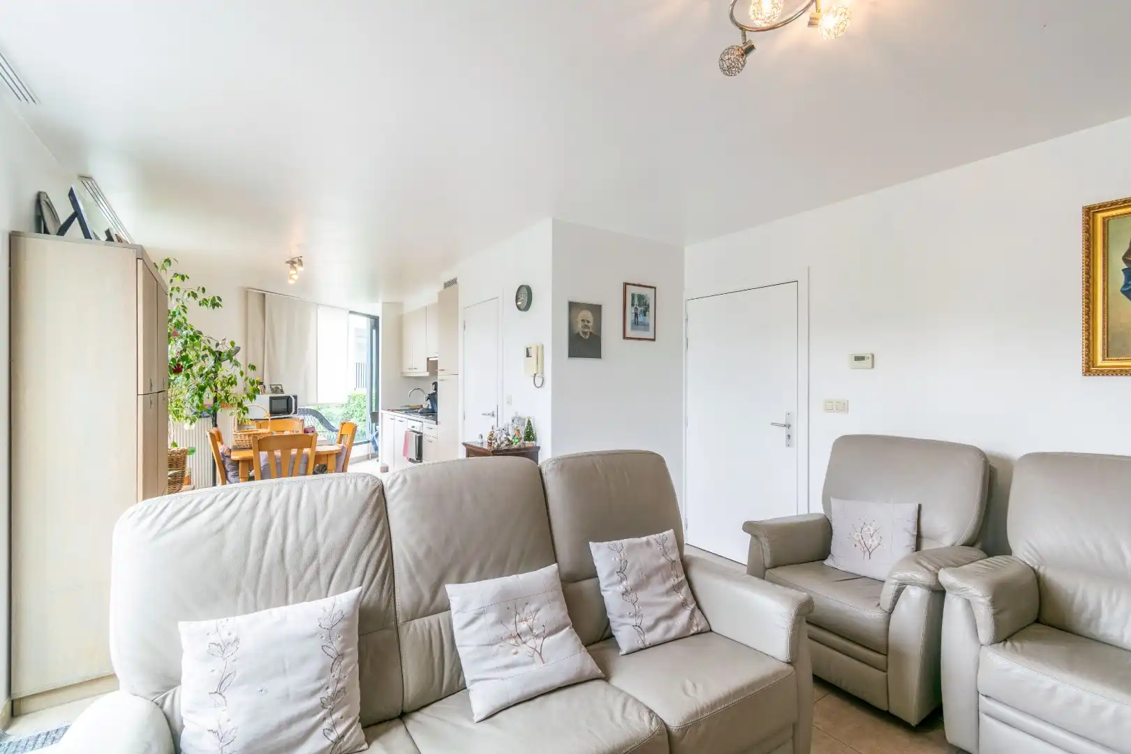 Een aangenaam, recent appartement te Halle! foto 4
