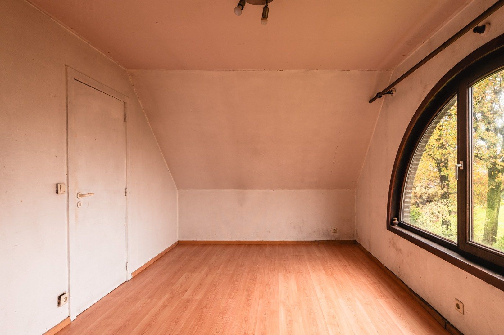 Open bebouwing op 950 m² met 4 kamers en garage foto 22