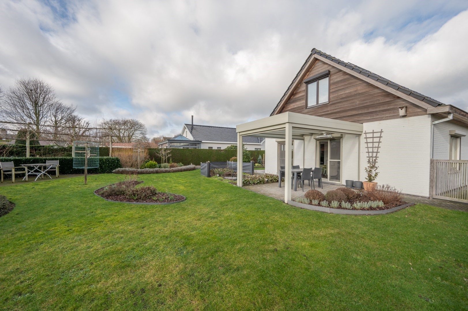 Vrijstaande woning met 4 slaapkamers en zongerichte tuin! foto 17
