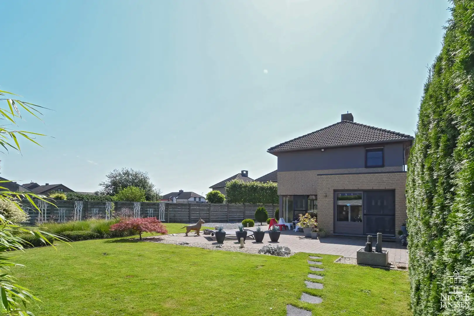 Instapklare gezinswoning met drie slaapkamers en verzorgde tuin! foto 20