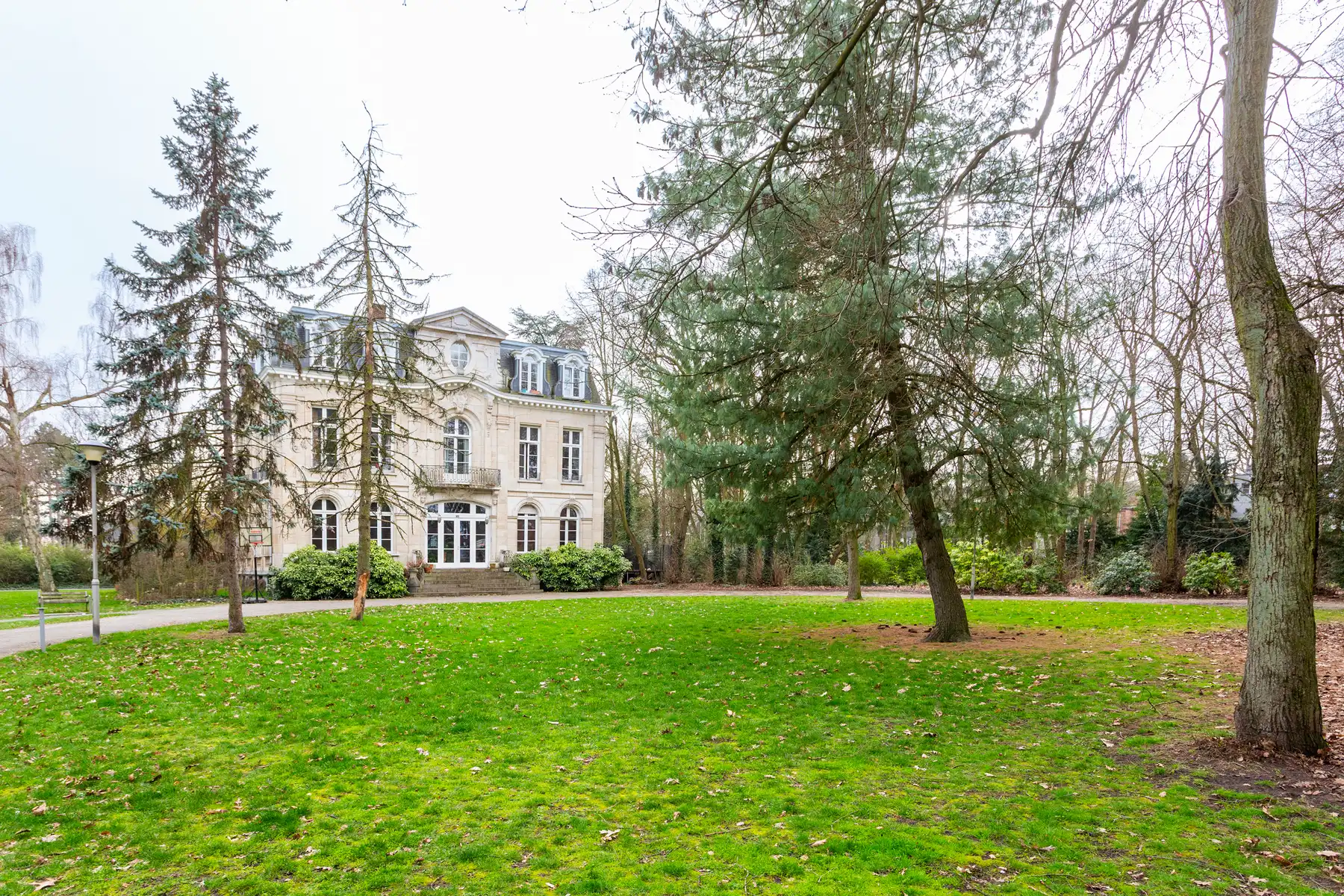 Gerenoveerd 2 slpk-app met terras en garagebox foto 13