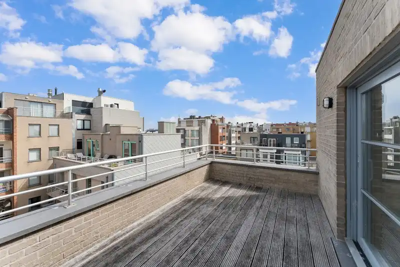 RECENT  EN CENTRAAL GELEGEN PENTHOUSE APPARTEMENT  MET  2 SLAAPKAMERS TE KOOP foto 16