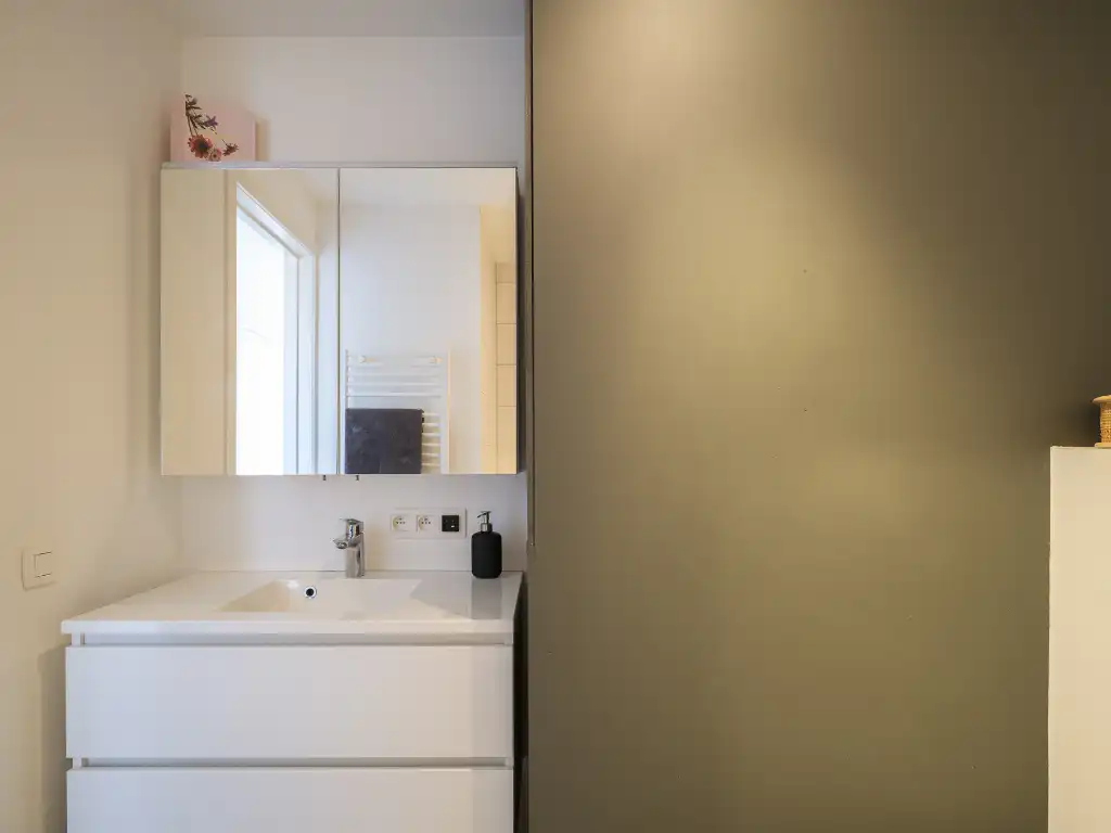 Recent nieuwbouw appartement (BJ 2020) met een aangenaam terras foto 10