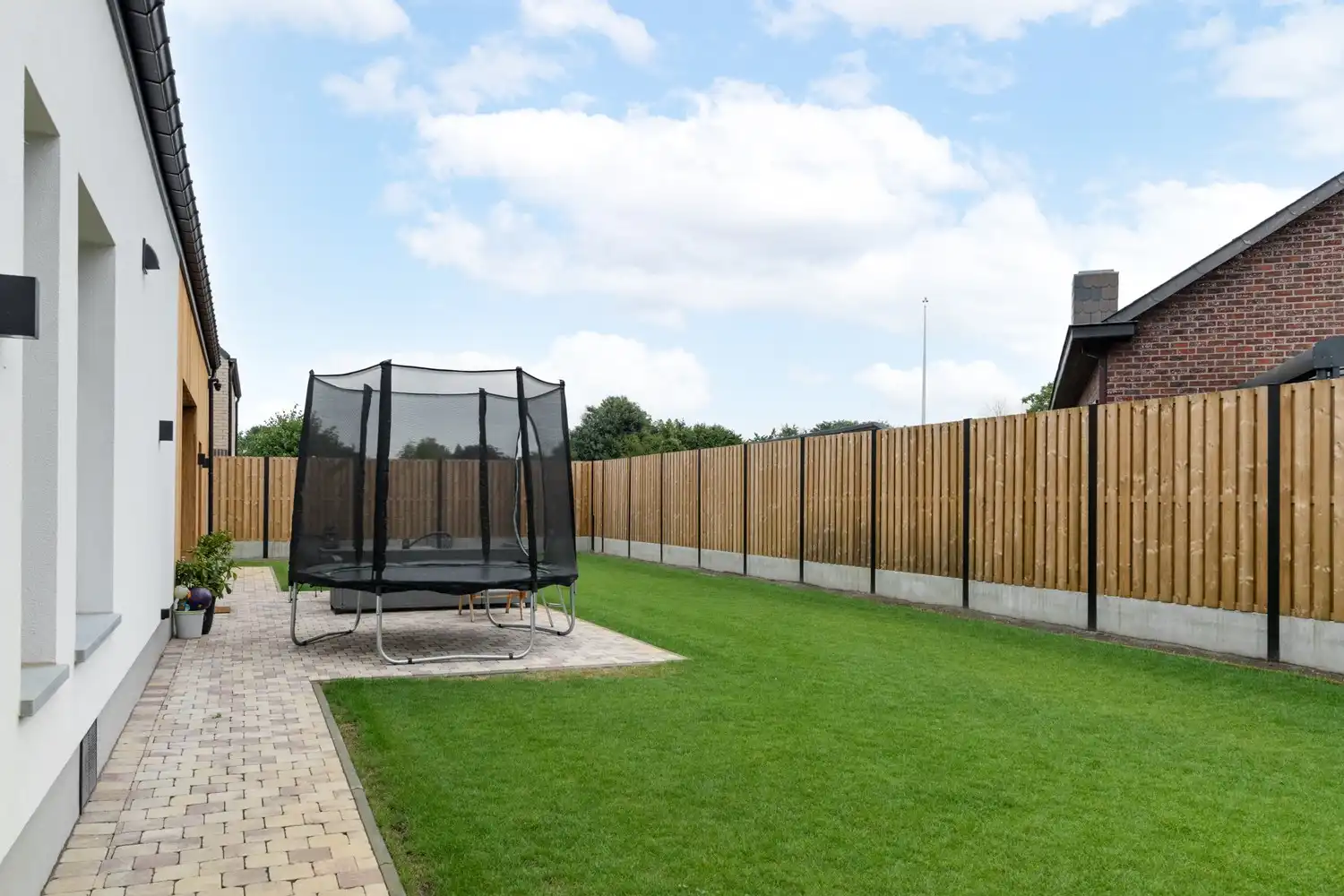 Prachtige villa te koop in Lommel - 4 slaapkamers, 2 badkamers, garage en ruime tuin op 566 m², volledig gerenoveerd in 2025! foto 44