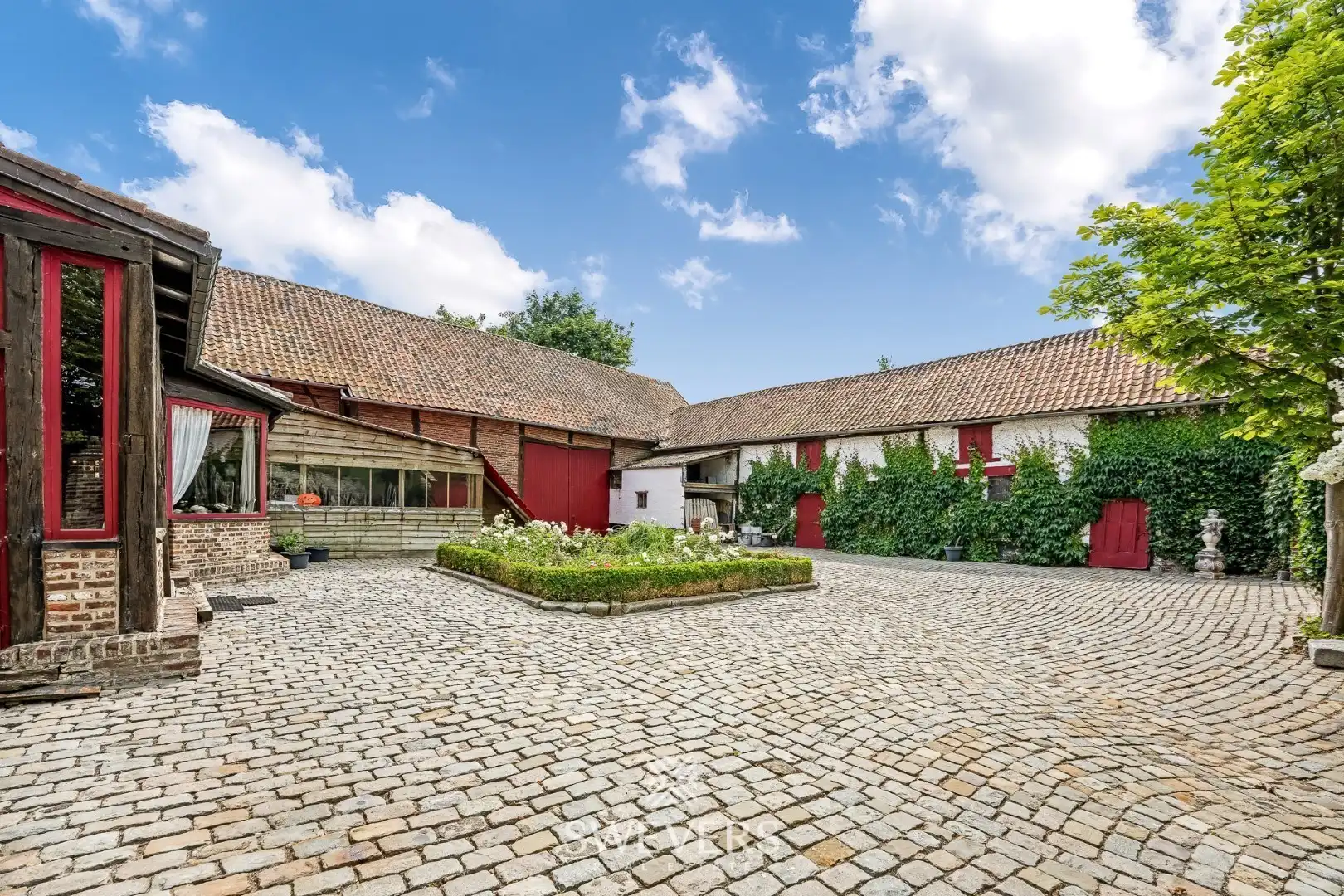 Authentiek herenhuis op 77a met stallingen foto 33