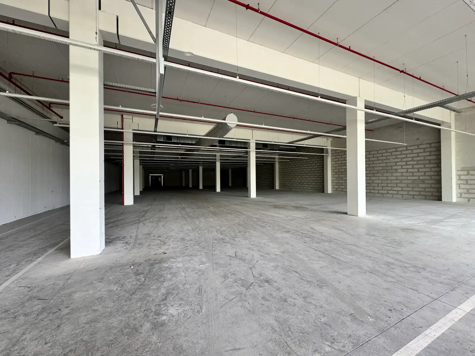 Casco ruimte 1.198 m² tussen De Kraker en Mediamarkt foto 3