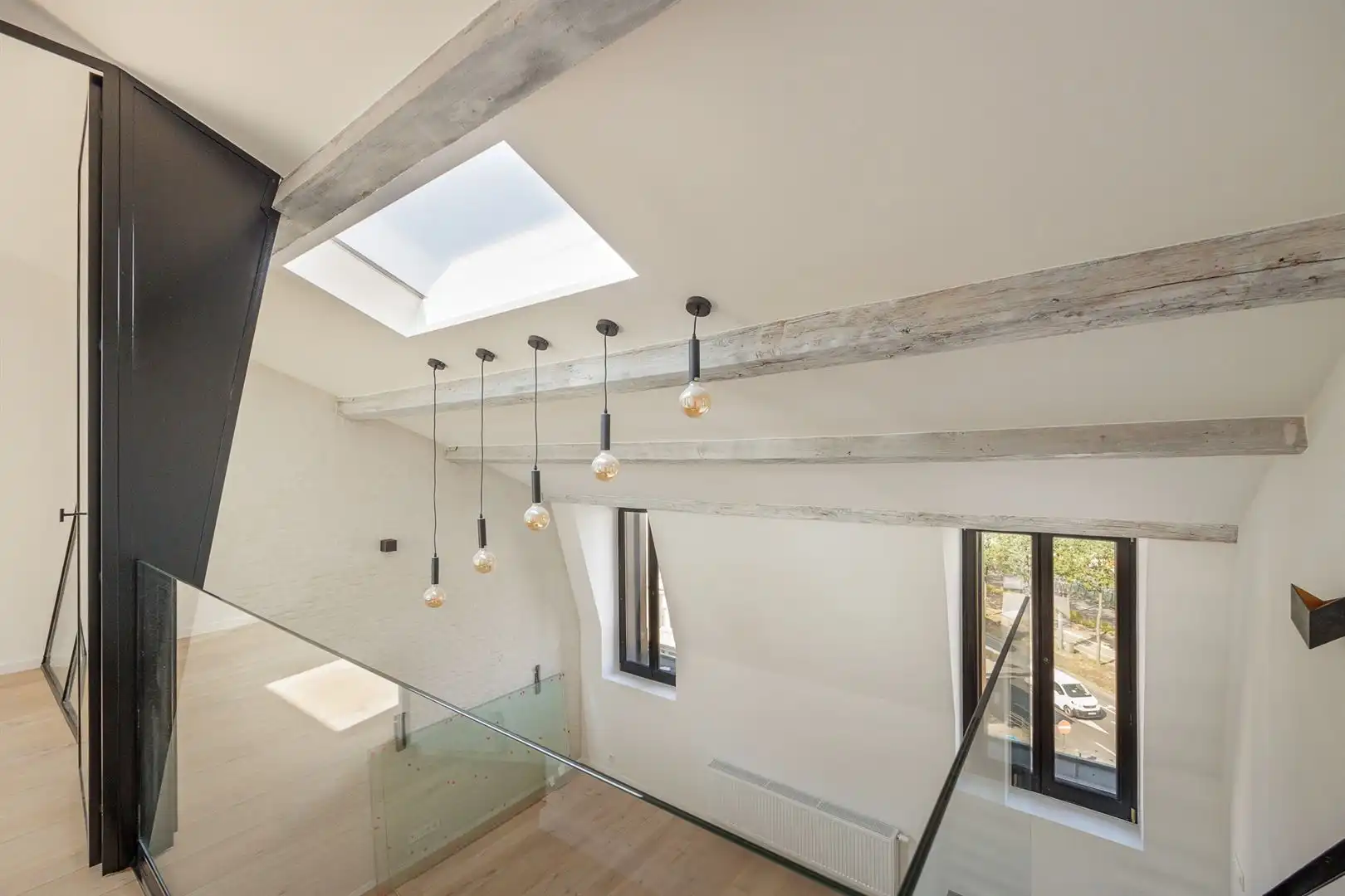 Lofty appartement met terras foto 9