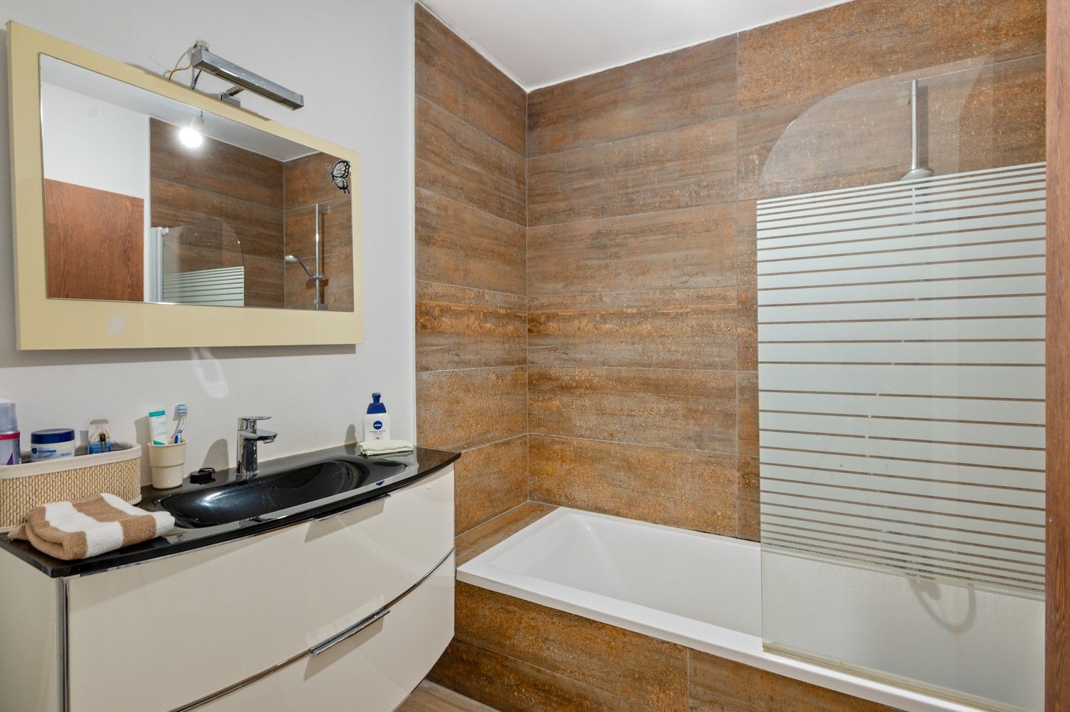 Instapklaar gelijkvloers 1-slaapkamer appartement met tuin te Deurne foto 12