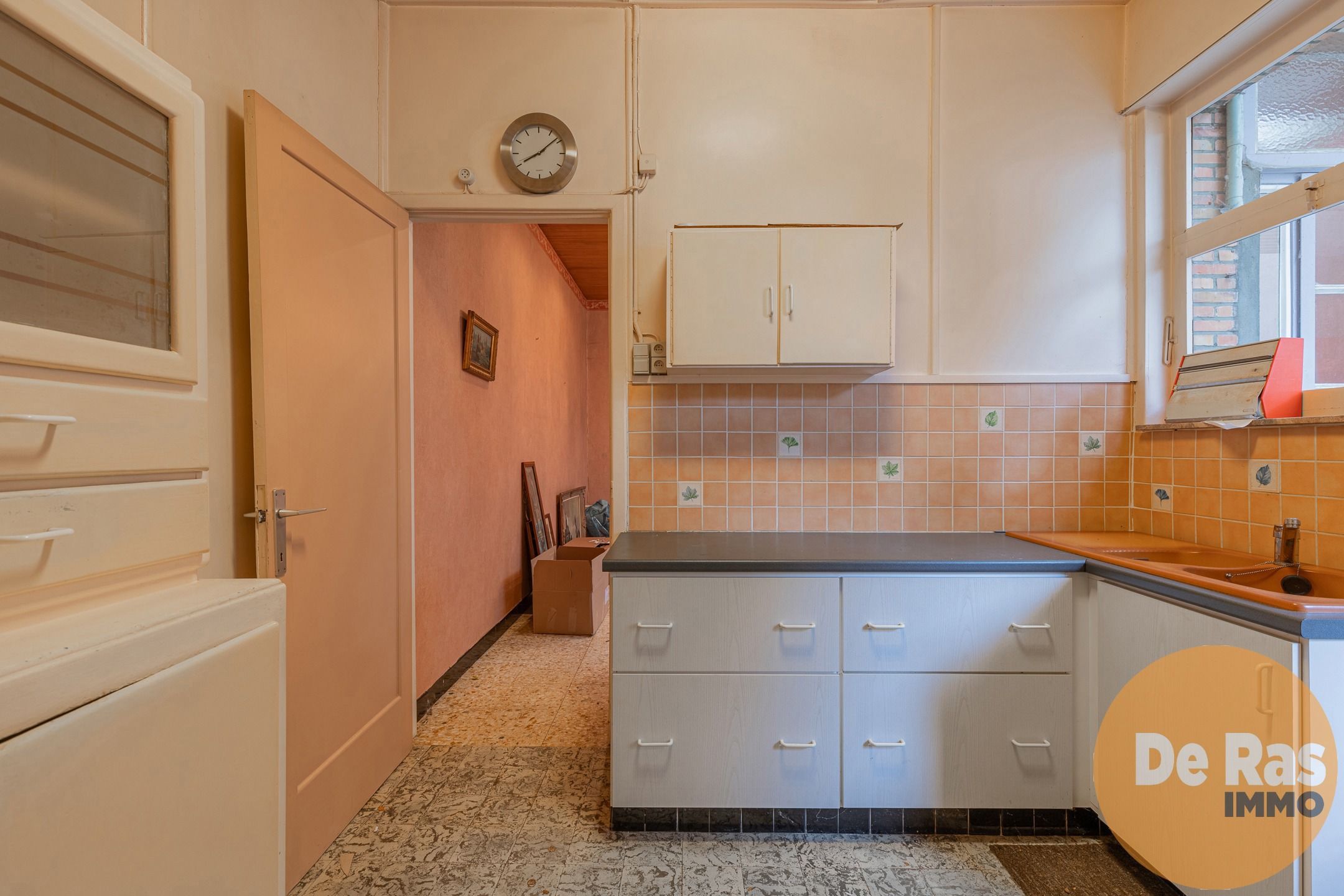WETTEREN - Te renoveren woning in centrum met 3 slaapkamers foto 8
