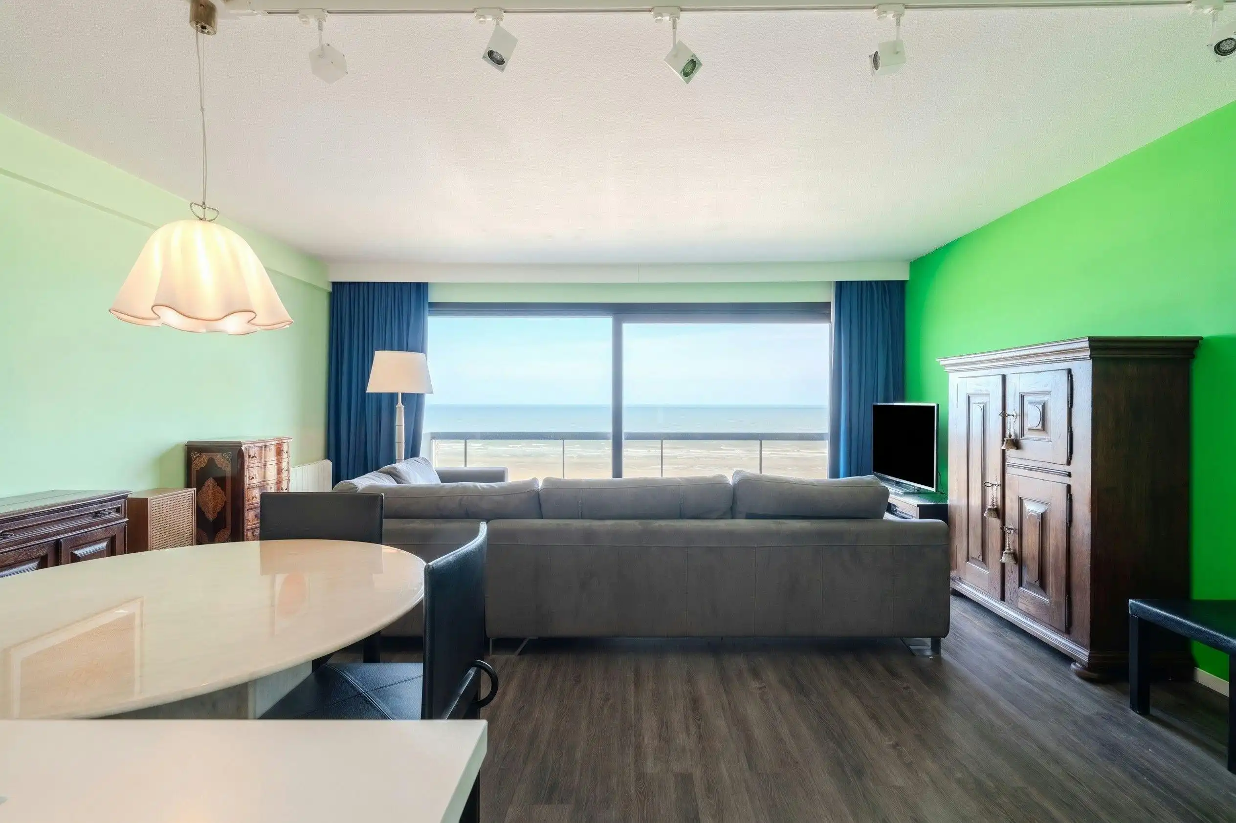 Aangenaam doorloop appartement met prachtig zeezicht! foto 6