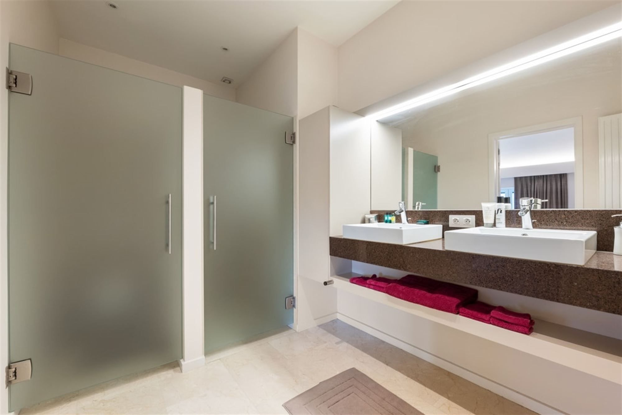 LUXUEUS APPARTEMENT VAN 365M² MET AFWERKING VAN HOOGSTE KWALITEIT IN TONGEREN foto 18