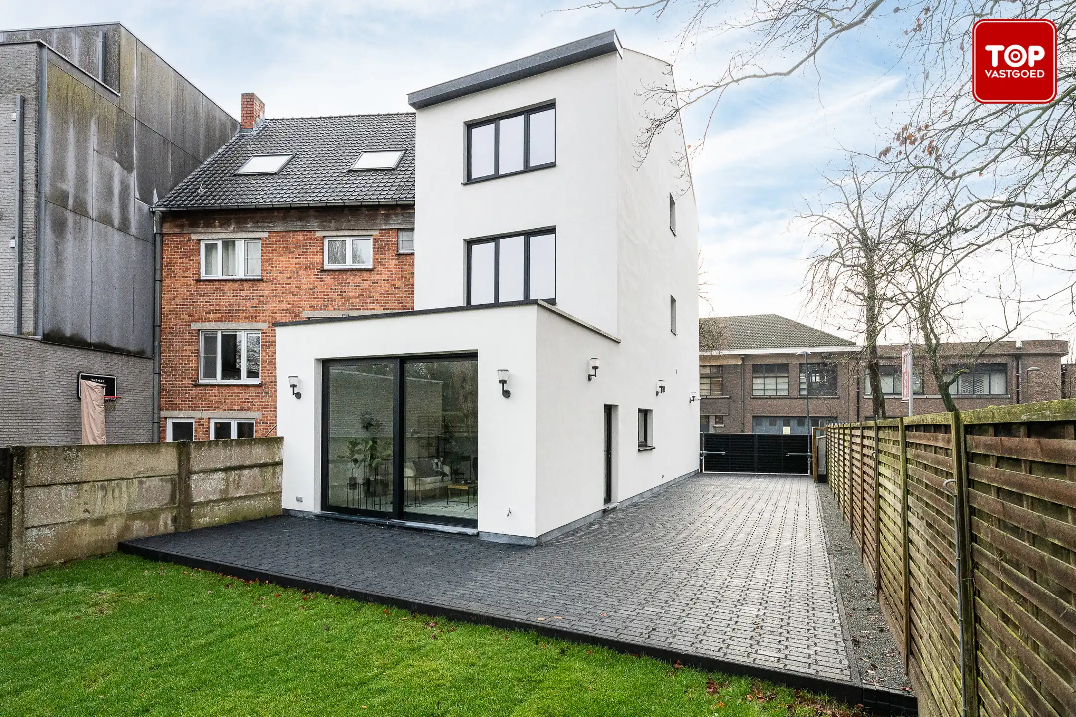 Ruime, energiezuinige woning met 4 slaapkamers. foto {{pictureIndex}}