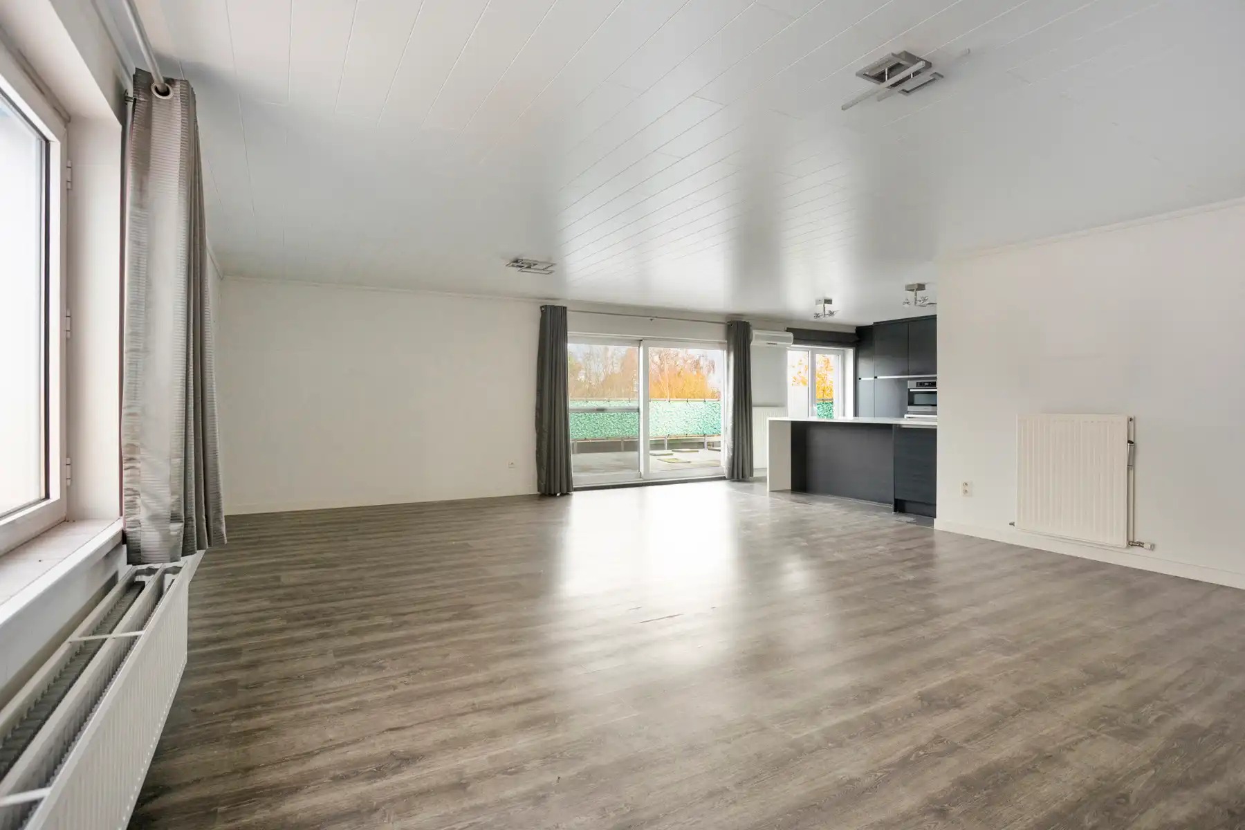 Ruim en fris appartement met 2 slaapkamers te Landen foto 2