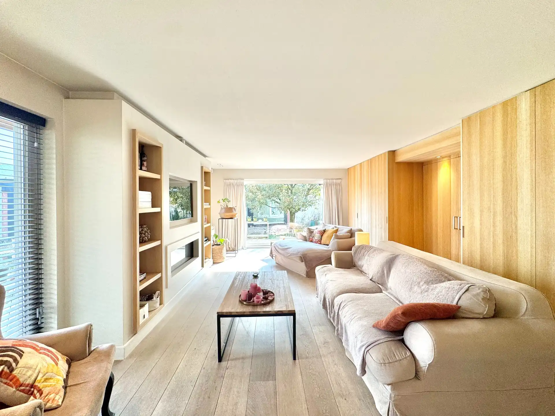 RUIME TIJDLOZE VILLA | 2.800 M² foto 16