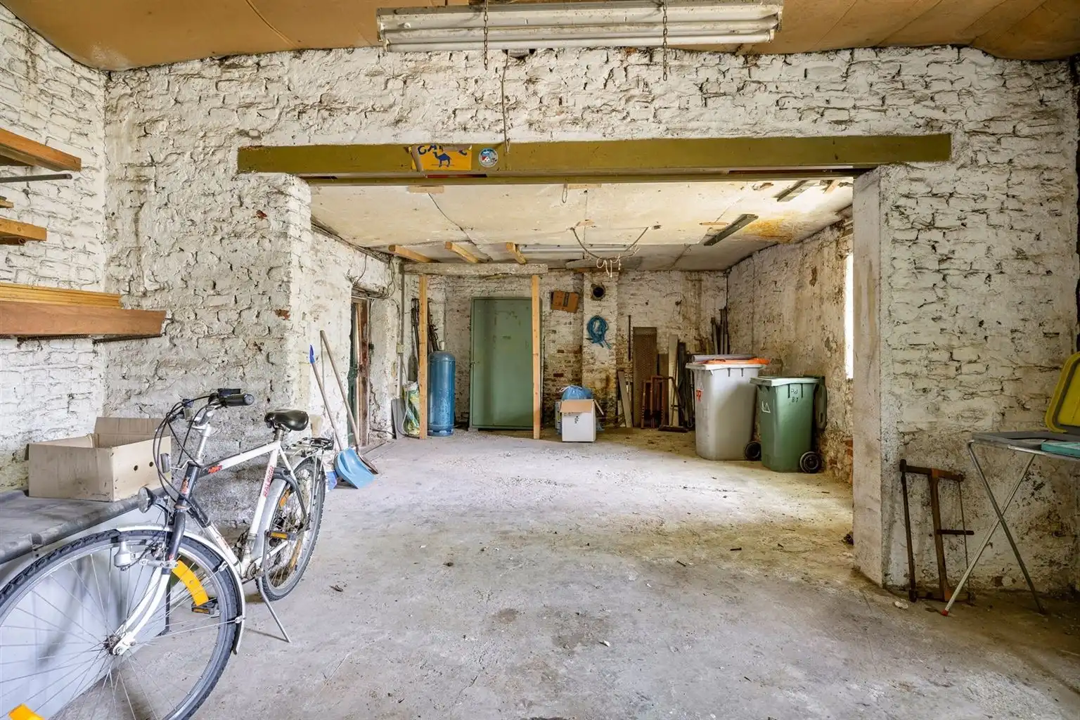 Prachtige 18e-eeuwse hoeve in Maasstijl gelegen in de dorpskern van Ophoven op een perceel van 27a50ca, genaamd "Huize Reynders".  foto 29