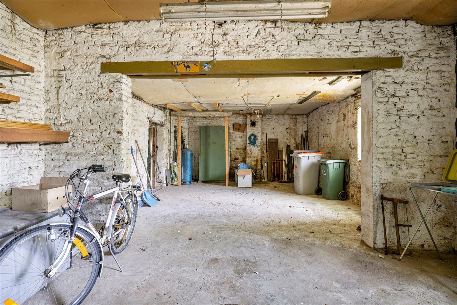 Prachtige 18e-eeuwse hoeve in Maasstijl gelegen in de dorpskern van Ophoven op een perceel van 27a50ca, genaamd "Huize Reynders".  foto 29