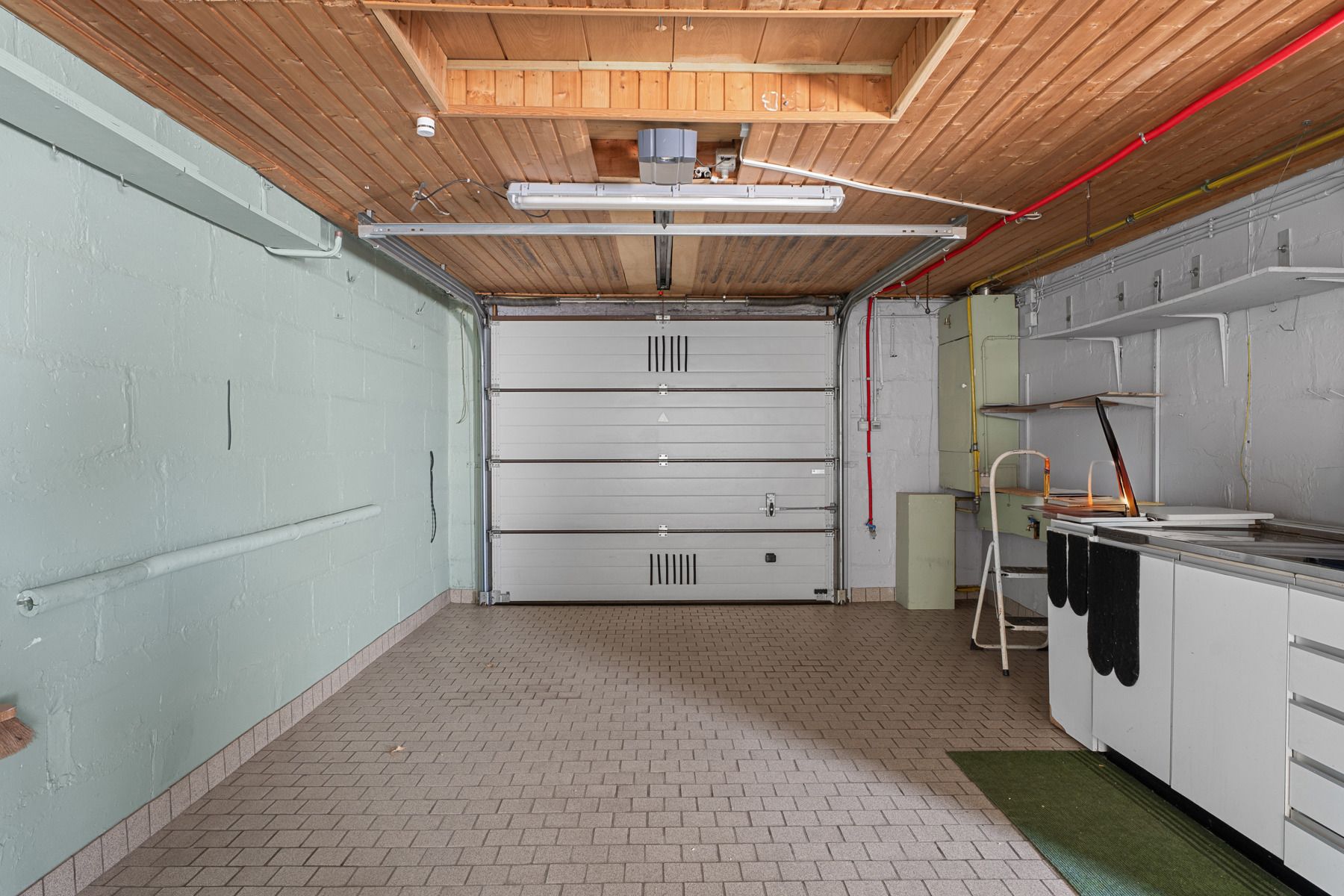 Woning met veel potentieel in Oostrozebeke foto 11