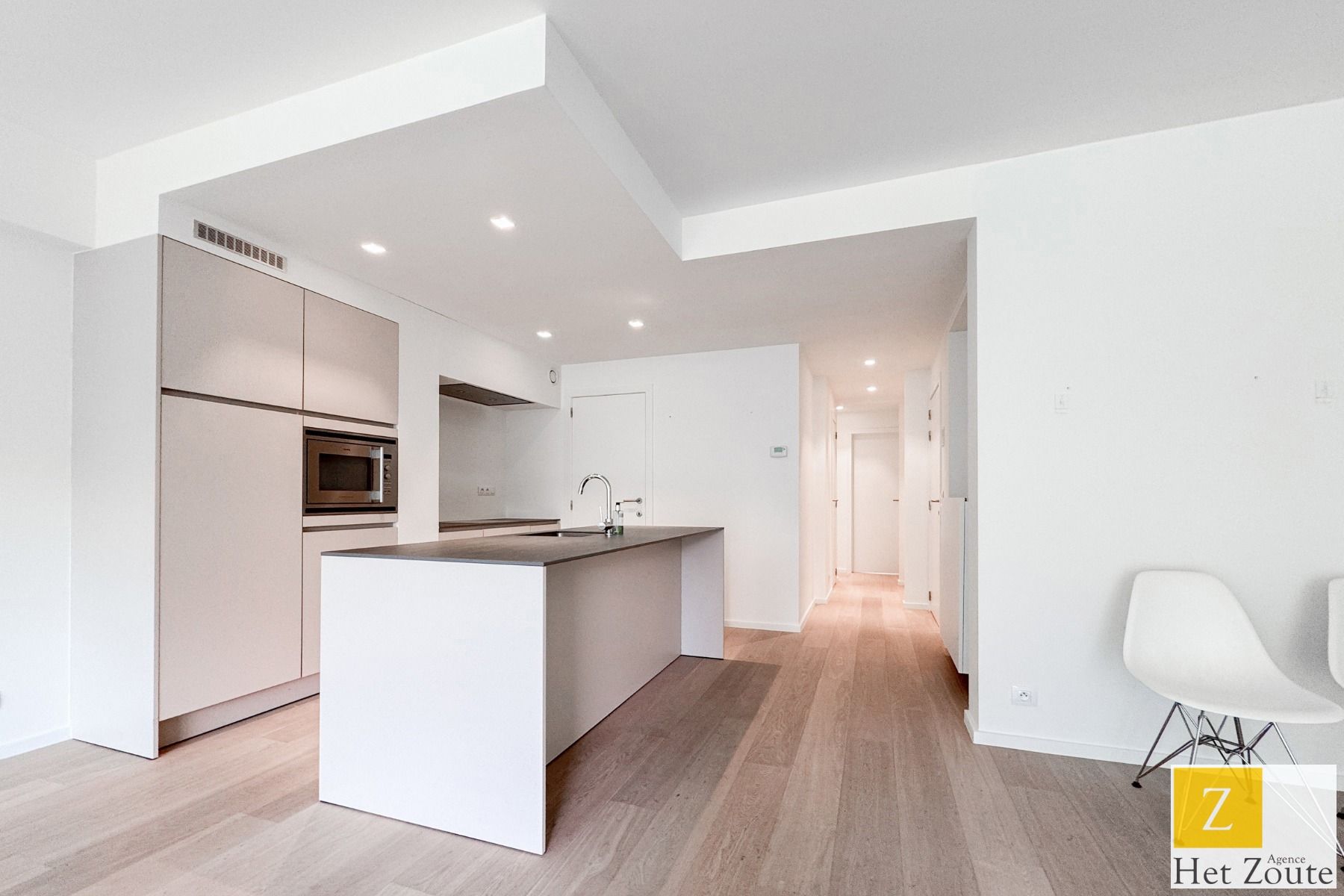 Instapklaar twee-slaapkamerappaertement op centrale ligging foto 3