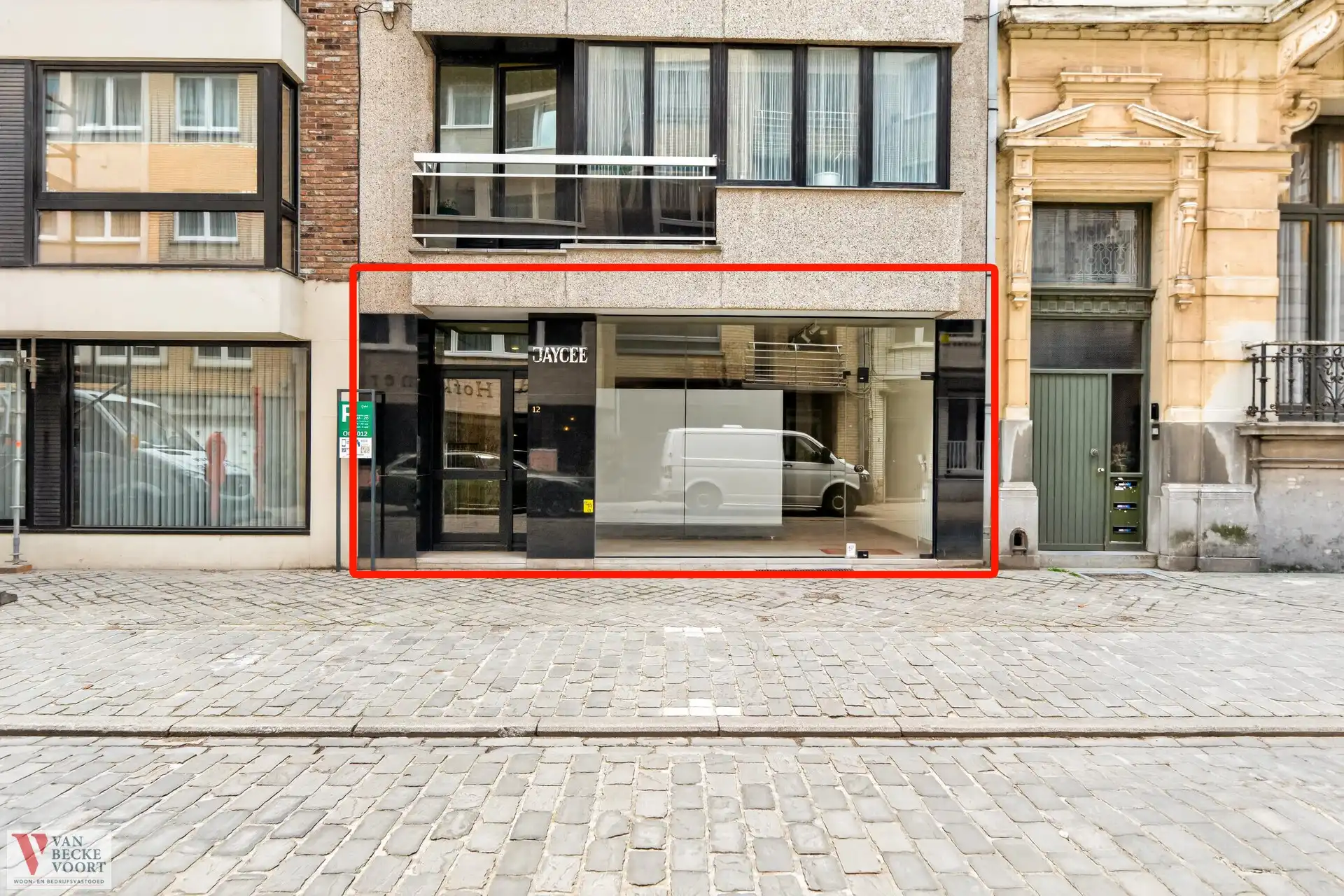 Handelsgelijkvloers met vergunde woonst - Stad Oostende foto 14