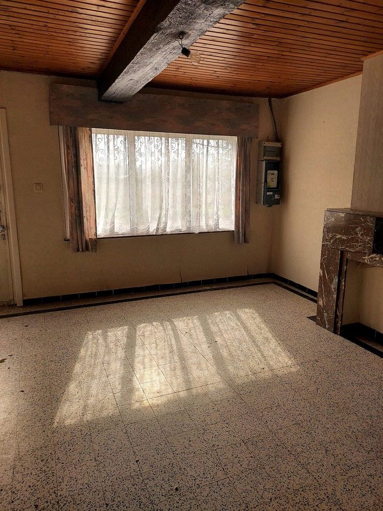 Ruime te renoveren woning foto 3